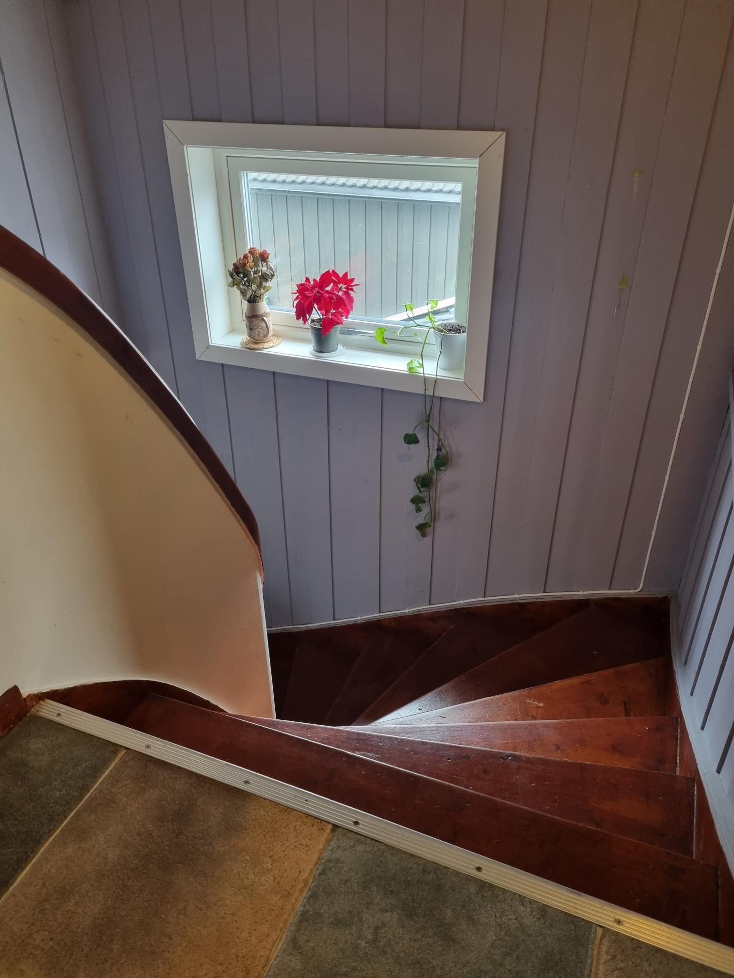 Trapp opp til 2 egt. Galleribilde