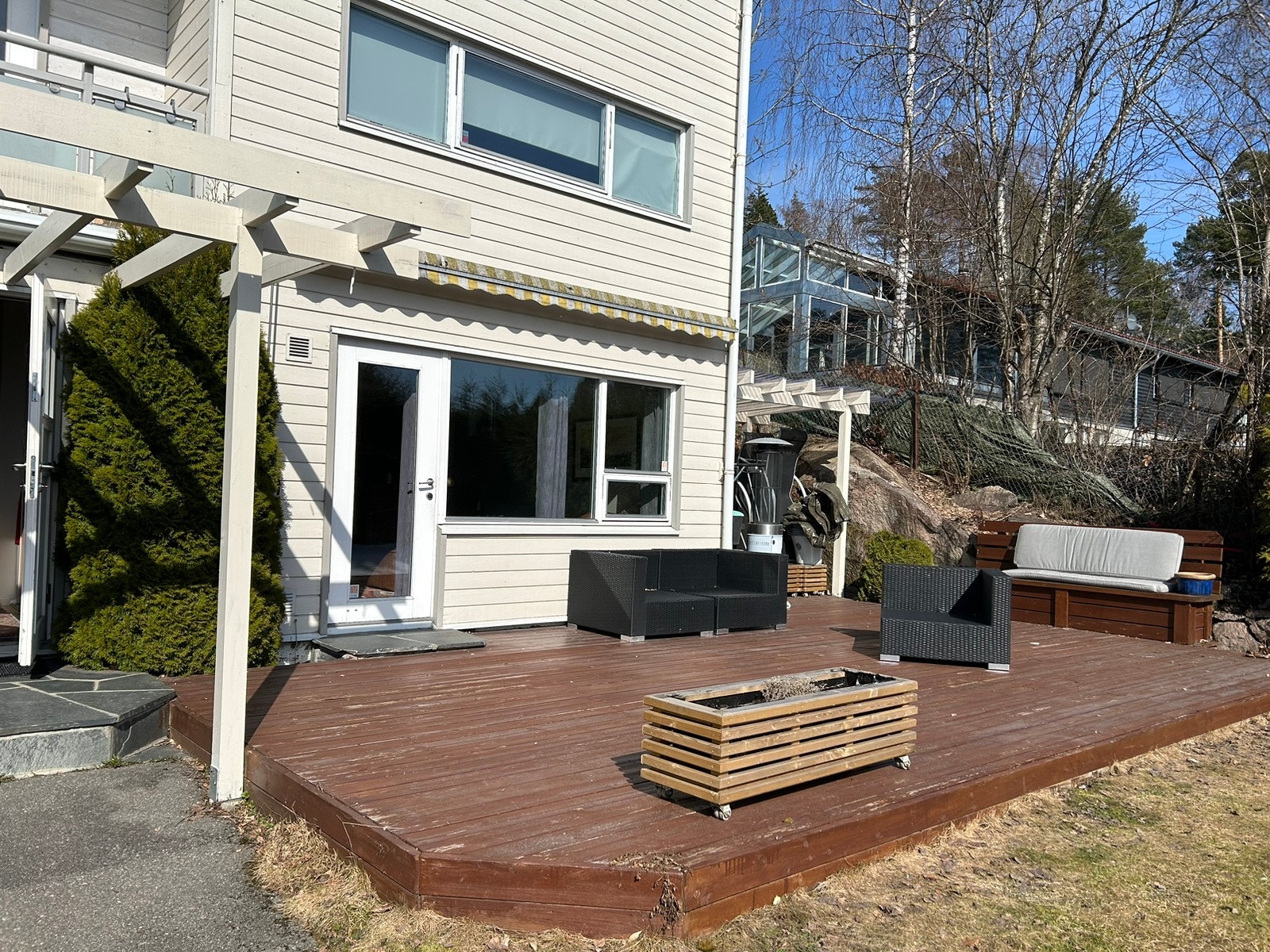 Stor terrasse. Galleribilde