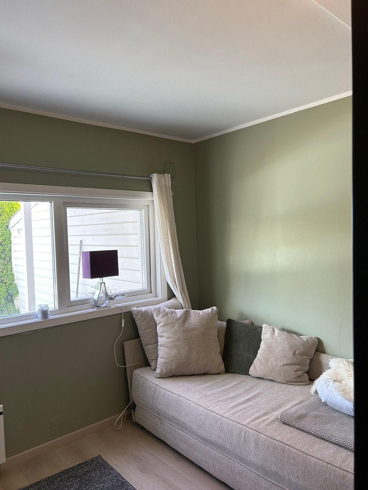 Soverom nr. 2. Sovesofa som kan slås ut til dobbeltseng. Galleribilde