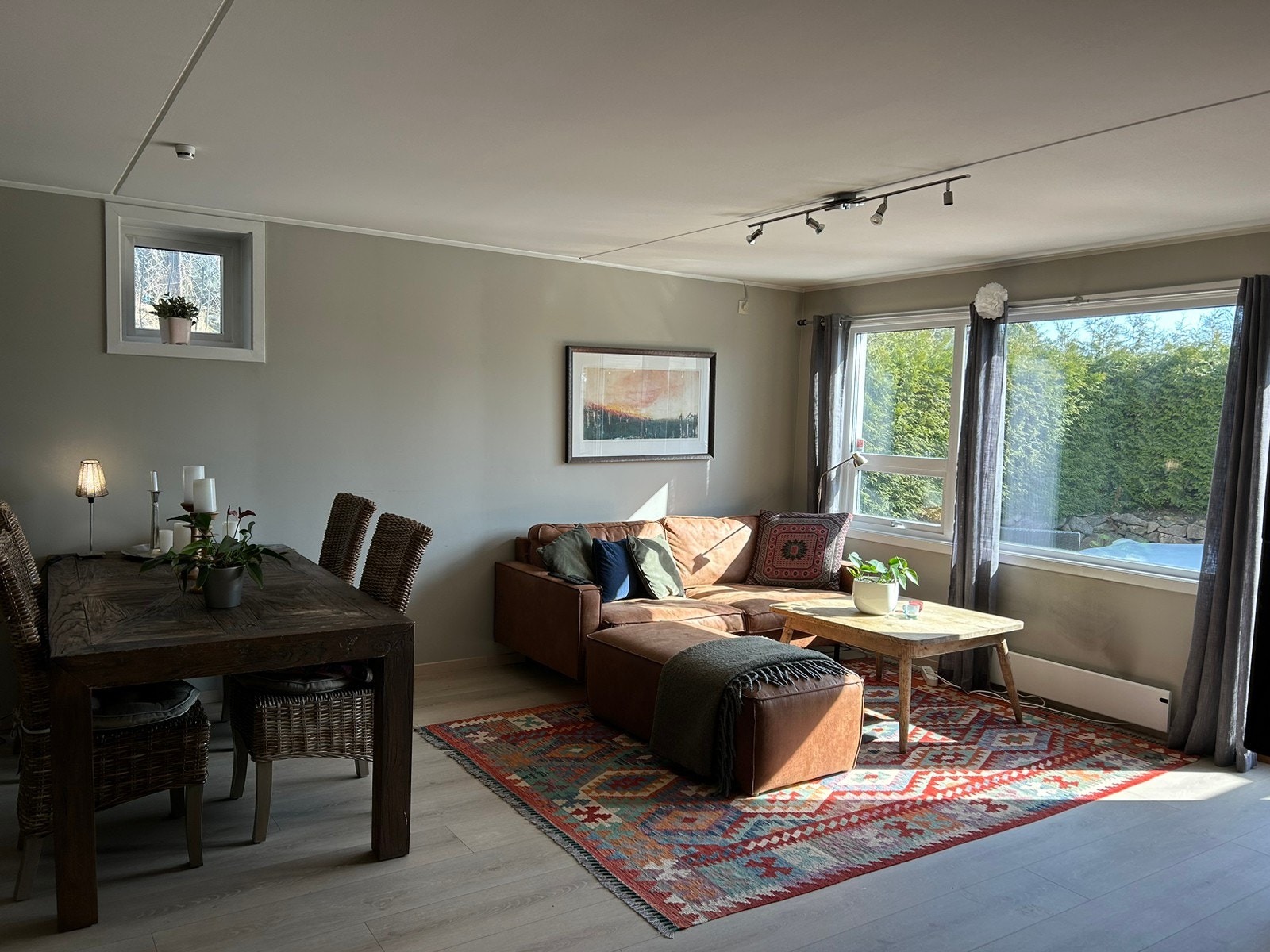 Koselig og lys stue Galleribilde