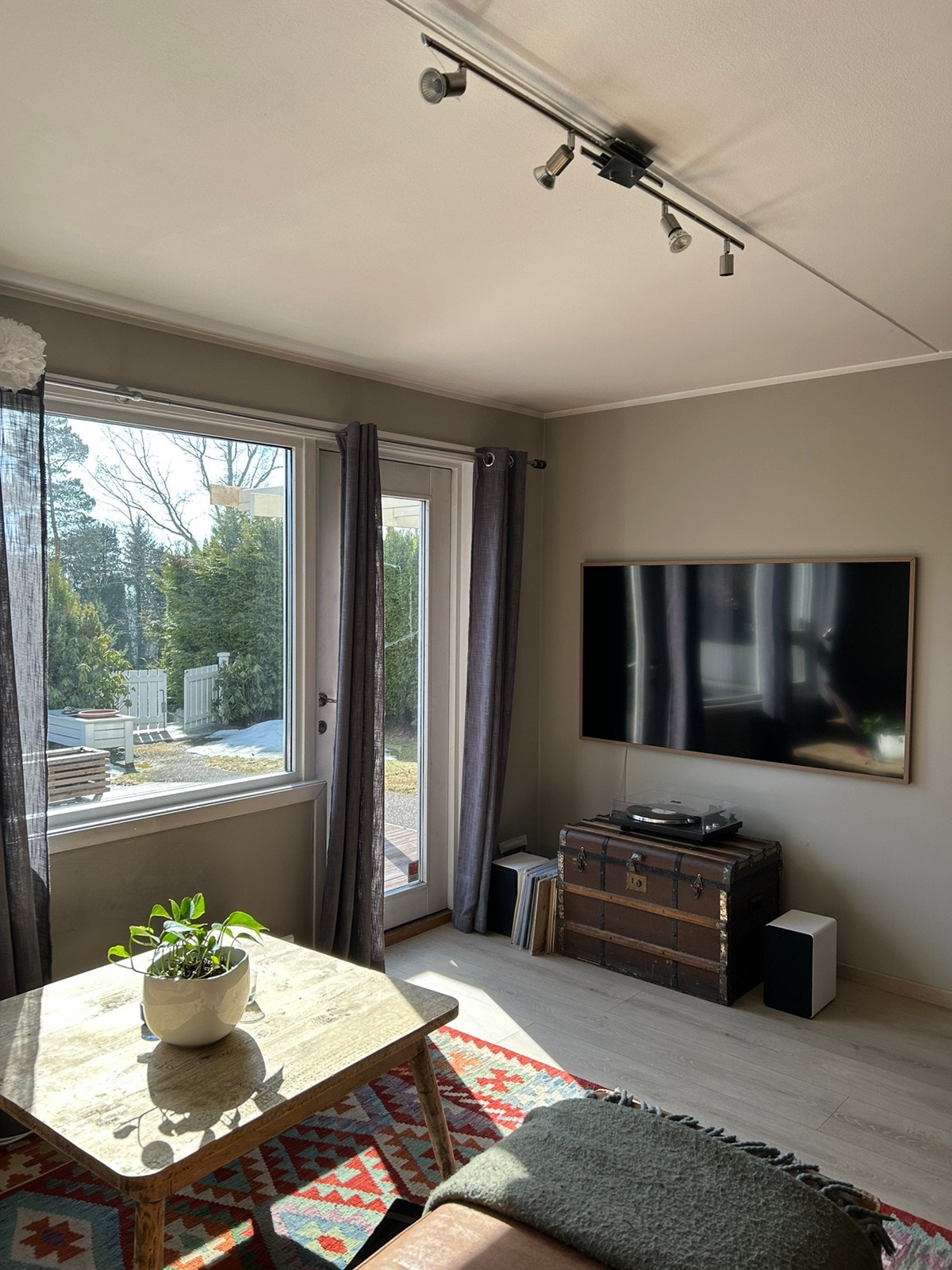 Utgang hage fra stue Galleribilde