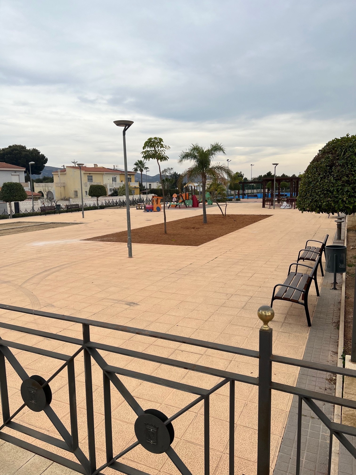 lekeplass 100m fra huset Galleribilde