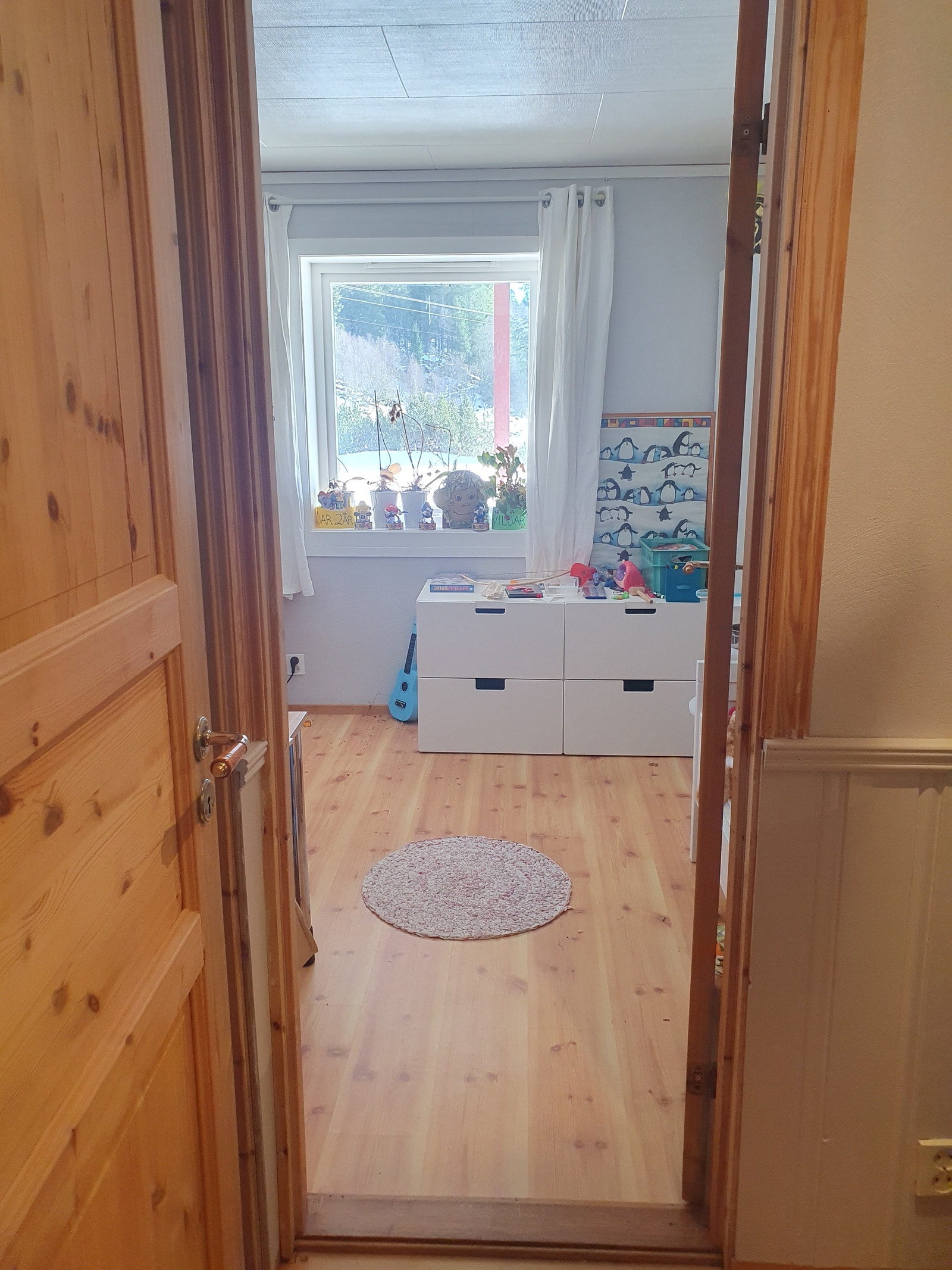 Soverom2 sett fra innergang. Ser mot vest. Galleribilde