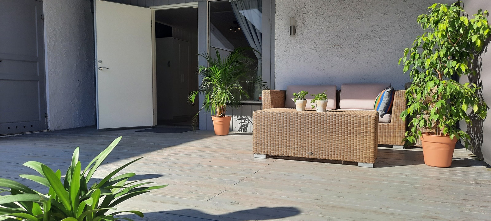 Terrasse rett ut Galleribilde
