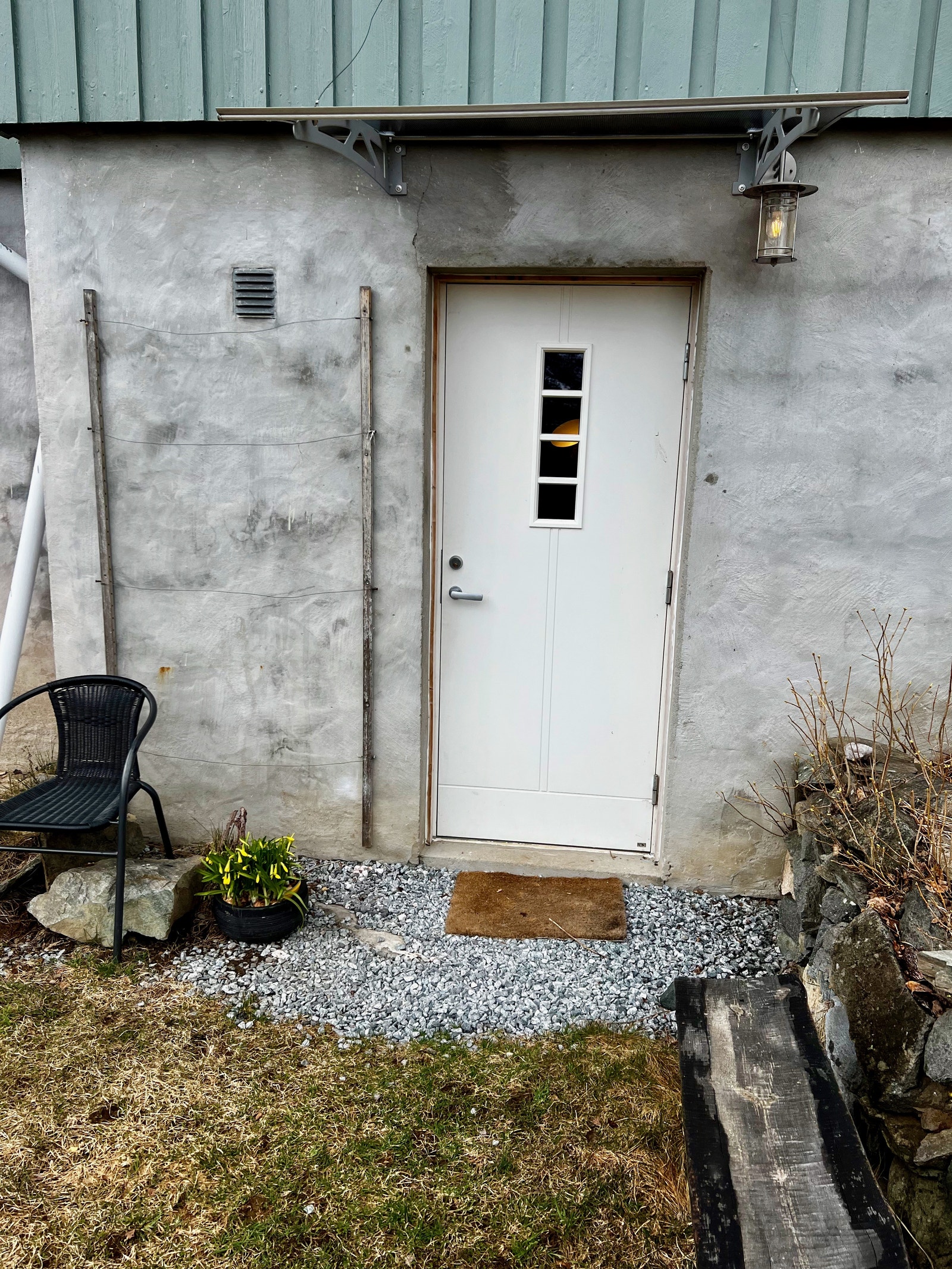 Egen inngang med lite tak Galleribilde