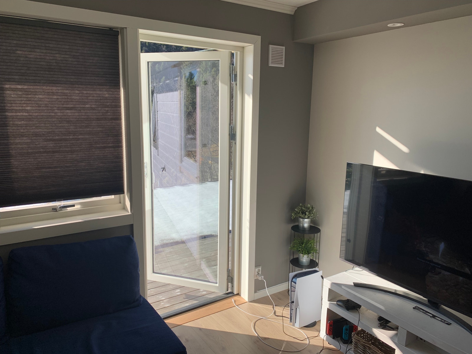 Stue m utgang til terrasse Galleribilde