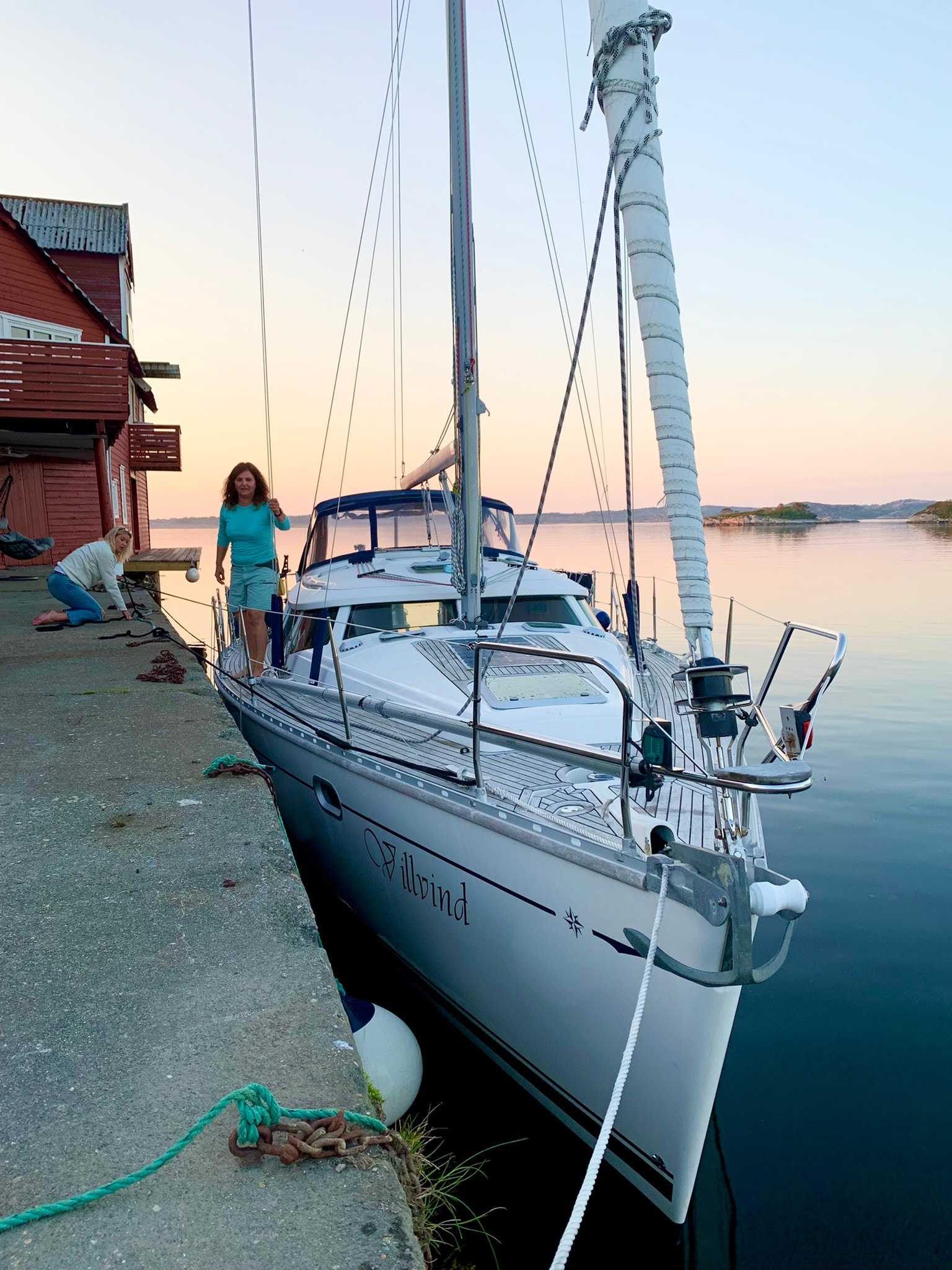 Seilbåt lagt til kai Galleribilde