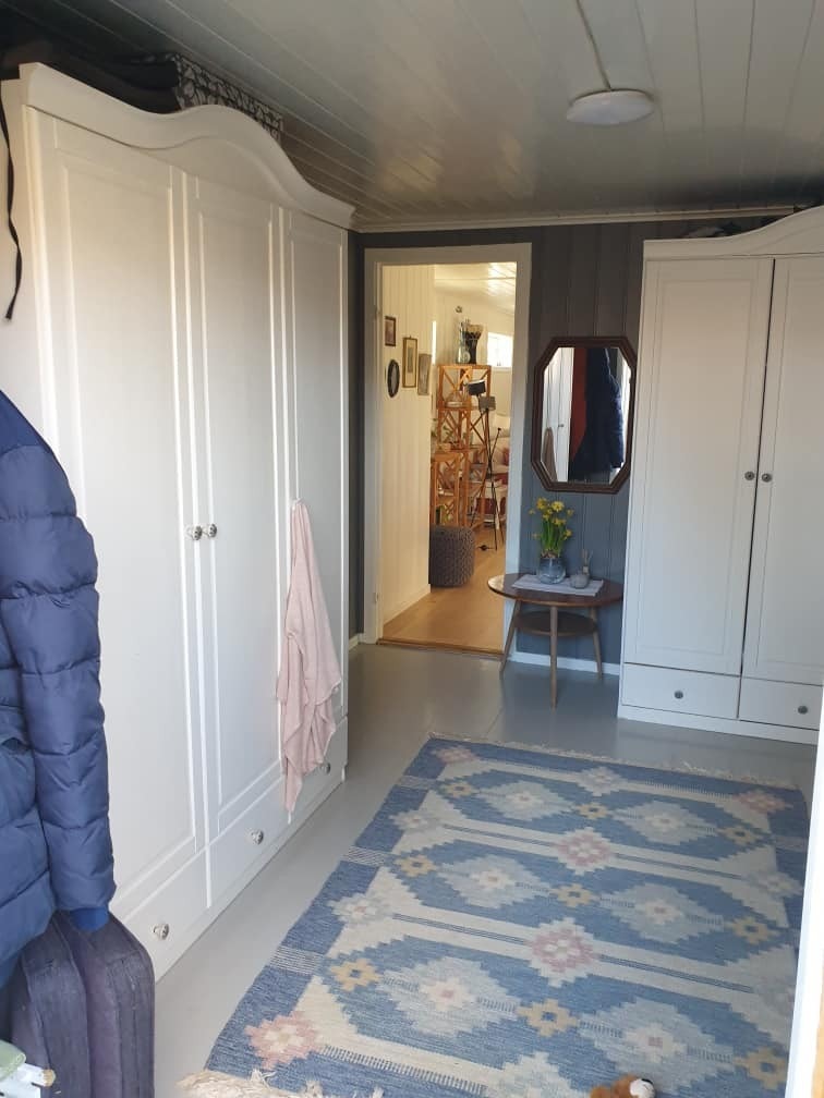Gang med skap som følger med Galleribilde