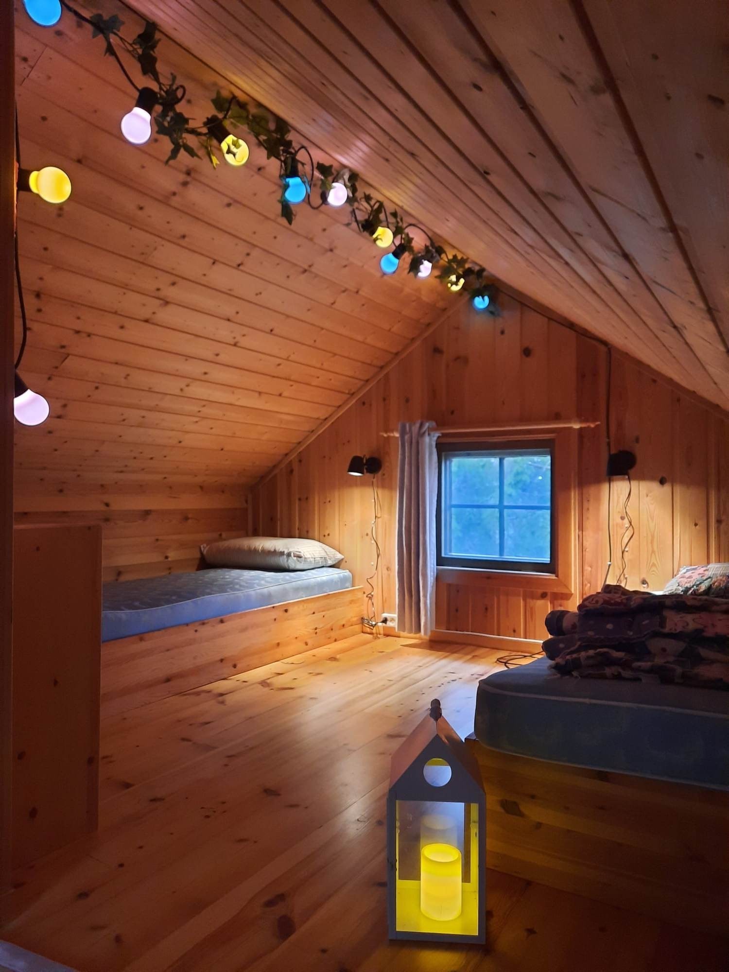 Hems side 1 med 2 enkelt senger Galleribilde