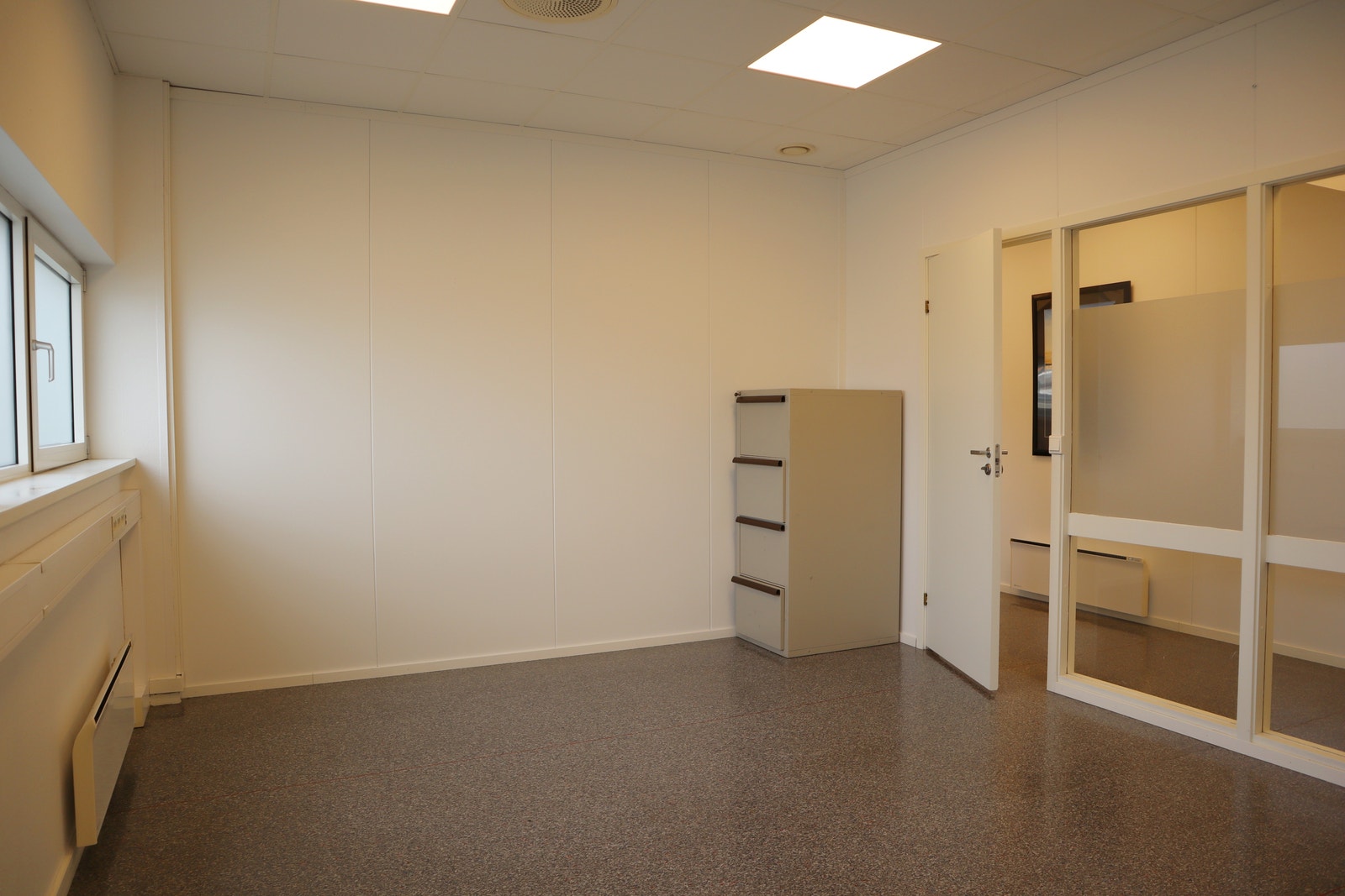 Kontor nr 8 Galleribilde