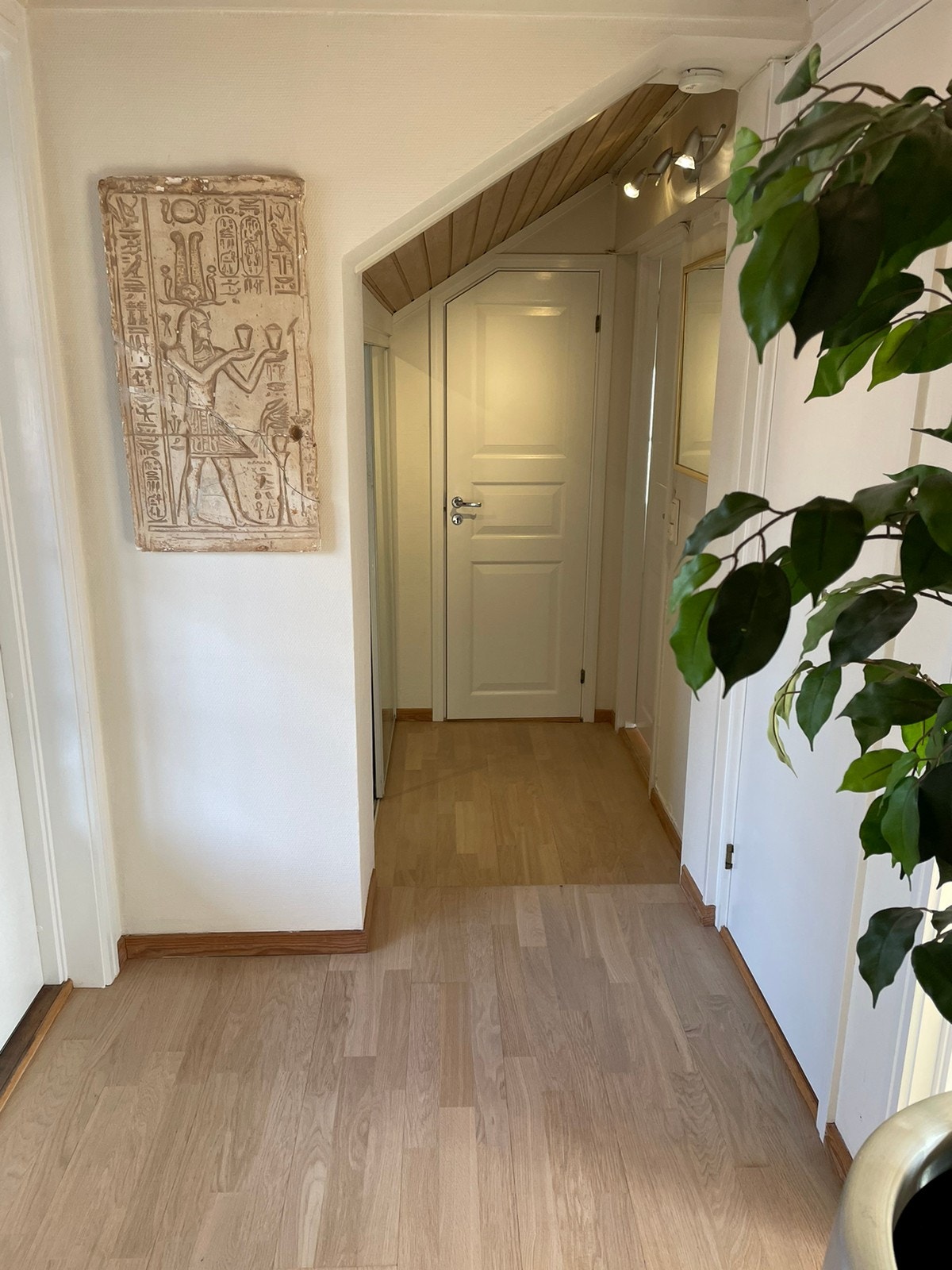 En hyggelig og funksjonell gang er det første som møter deg når du kommer inn. Galleribilde