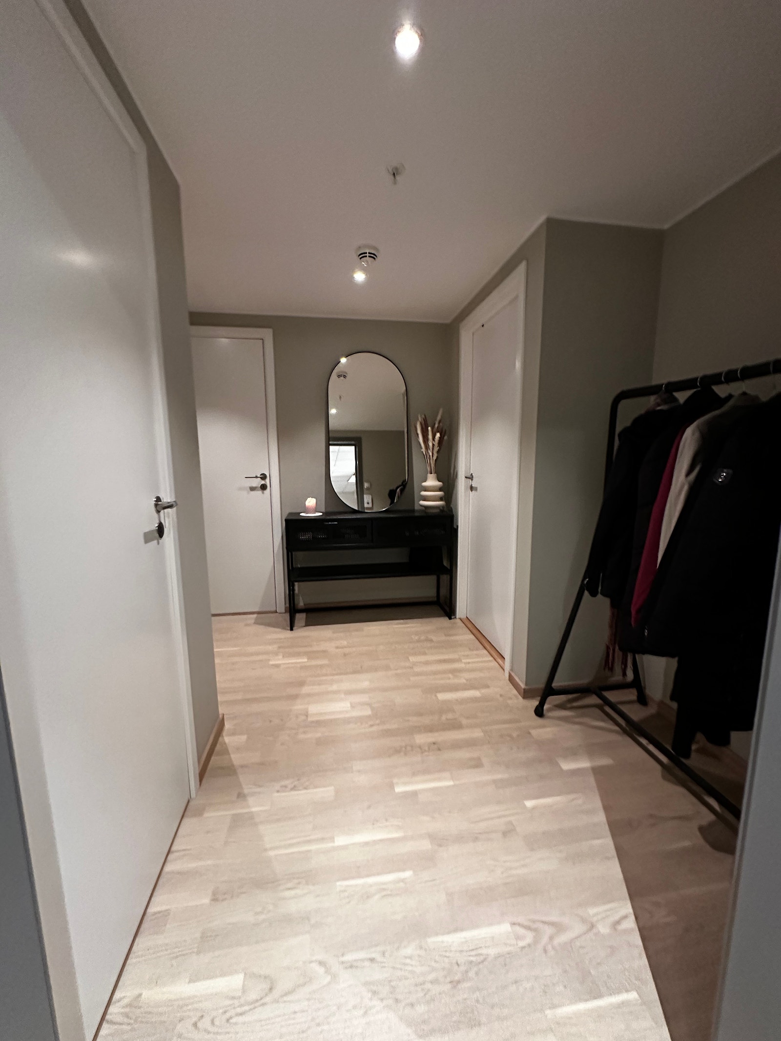 Gangen sett fra inngangsdøra Galleribilde