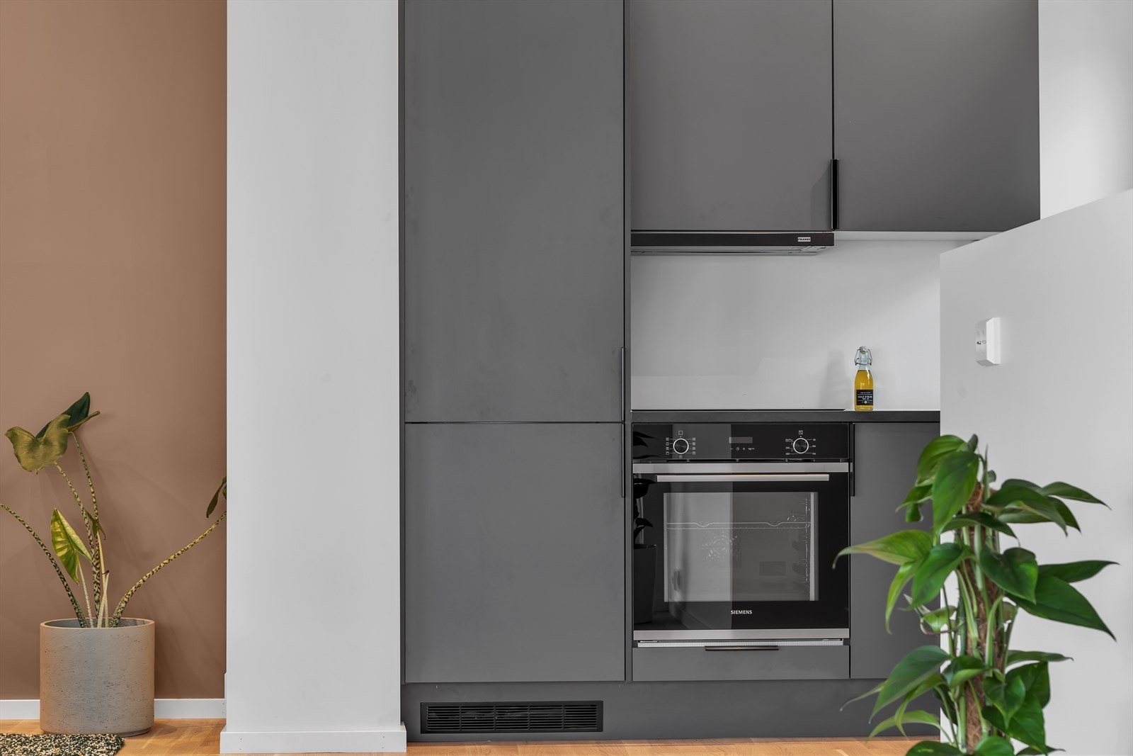 med integrerte hvitevarer Galleribilde