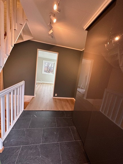Yttergang med skyvedørsgarderobe Galleribilde