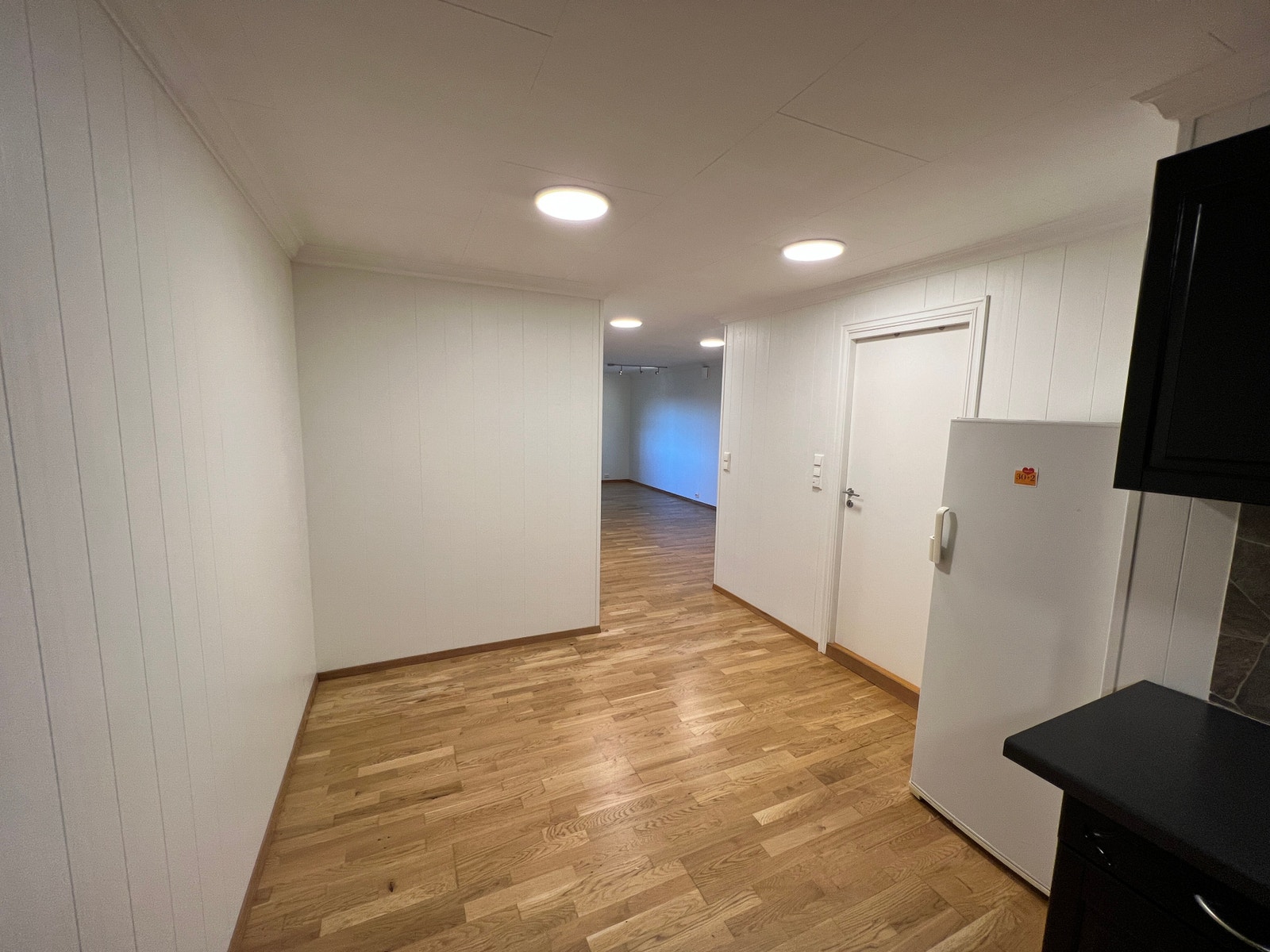 Kjøkken med plass til spisebord Galleribilde
