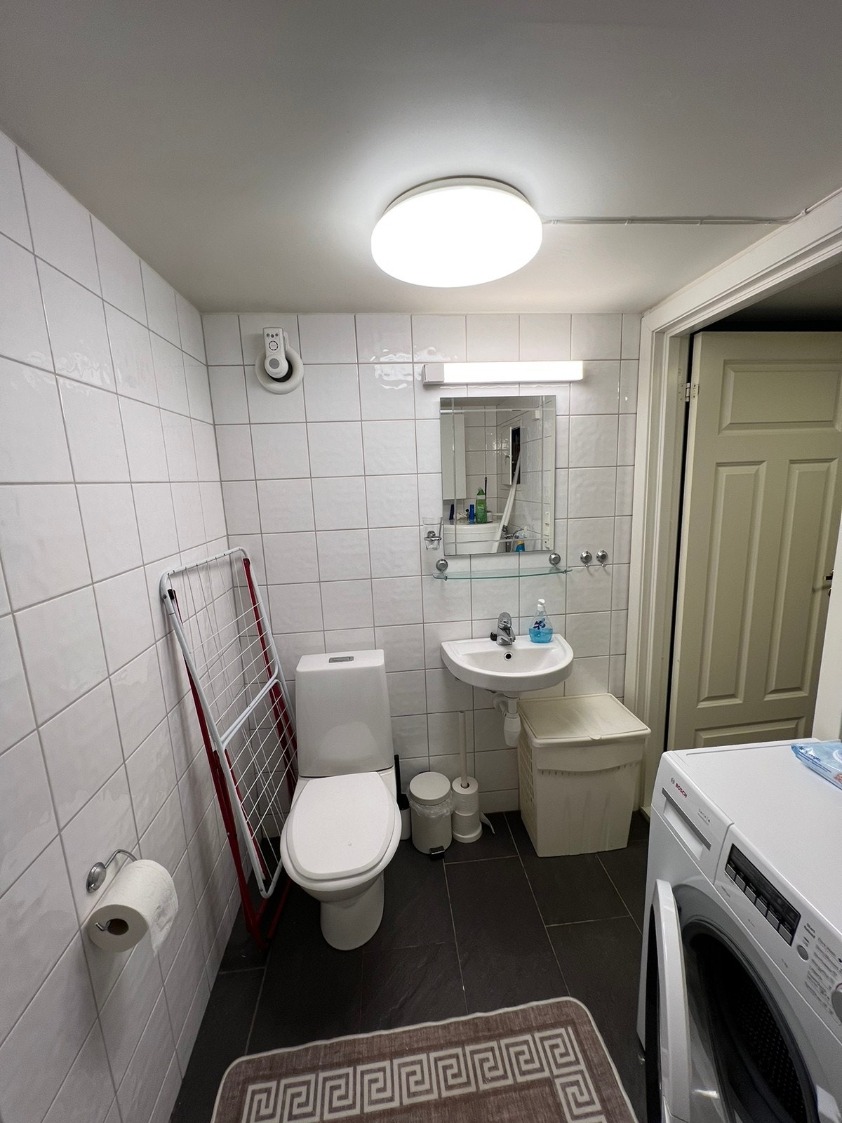 Praktisk og kurant bad Galleribilde