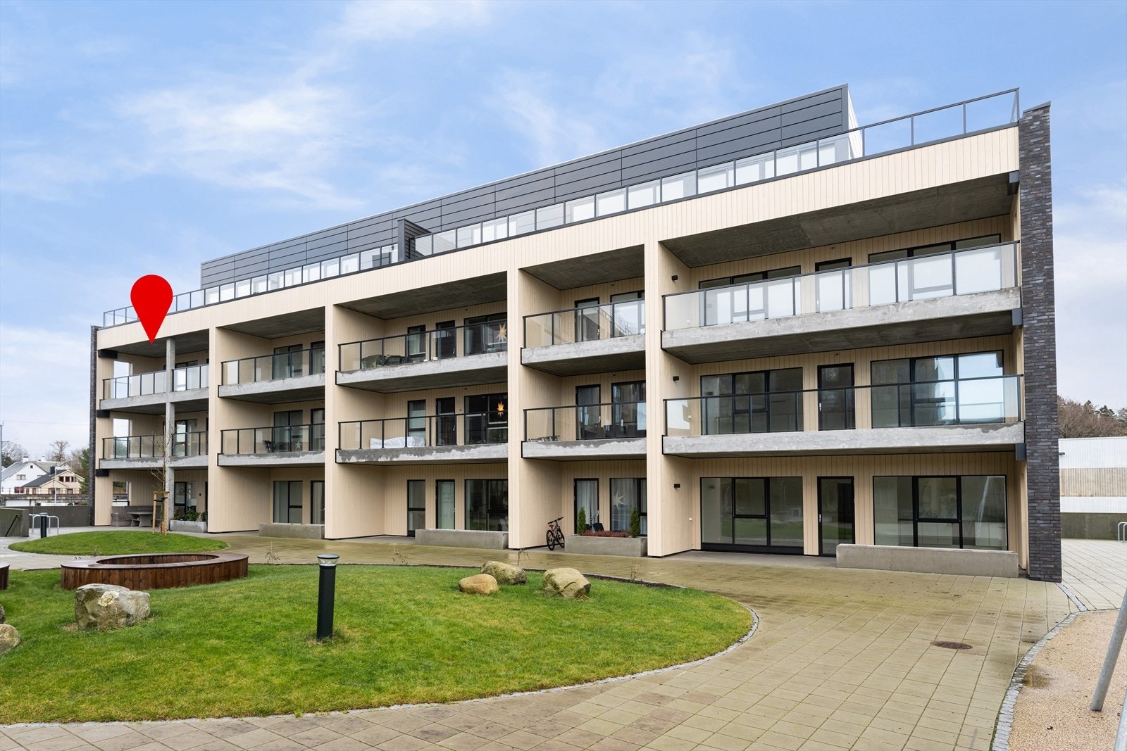 Leilighet C302 ligger fint til i tredje etasje i C blokka - Endeleilighet. Galleribilde