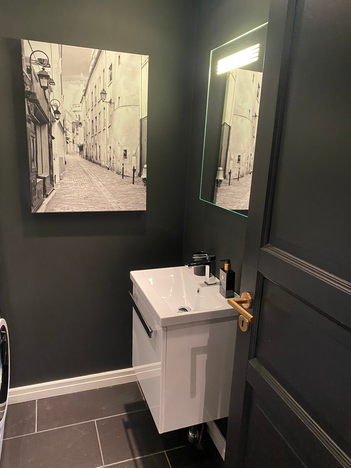 1.etg: WC m/vaskemaskin og tørketrommel.varmekabler. Galleribilde