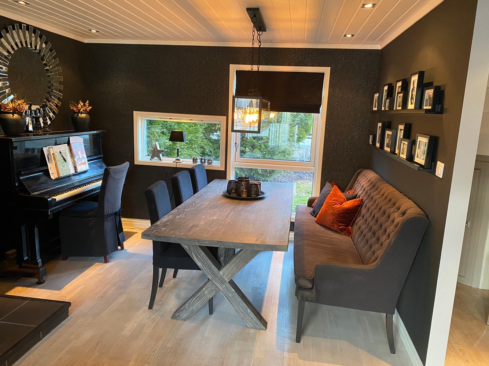 1. etg: Spisestuedel Galleribilde