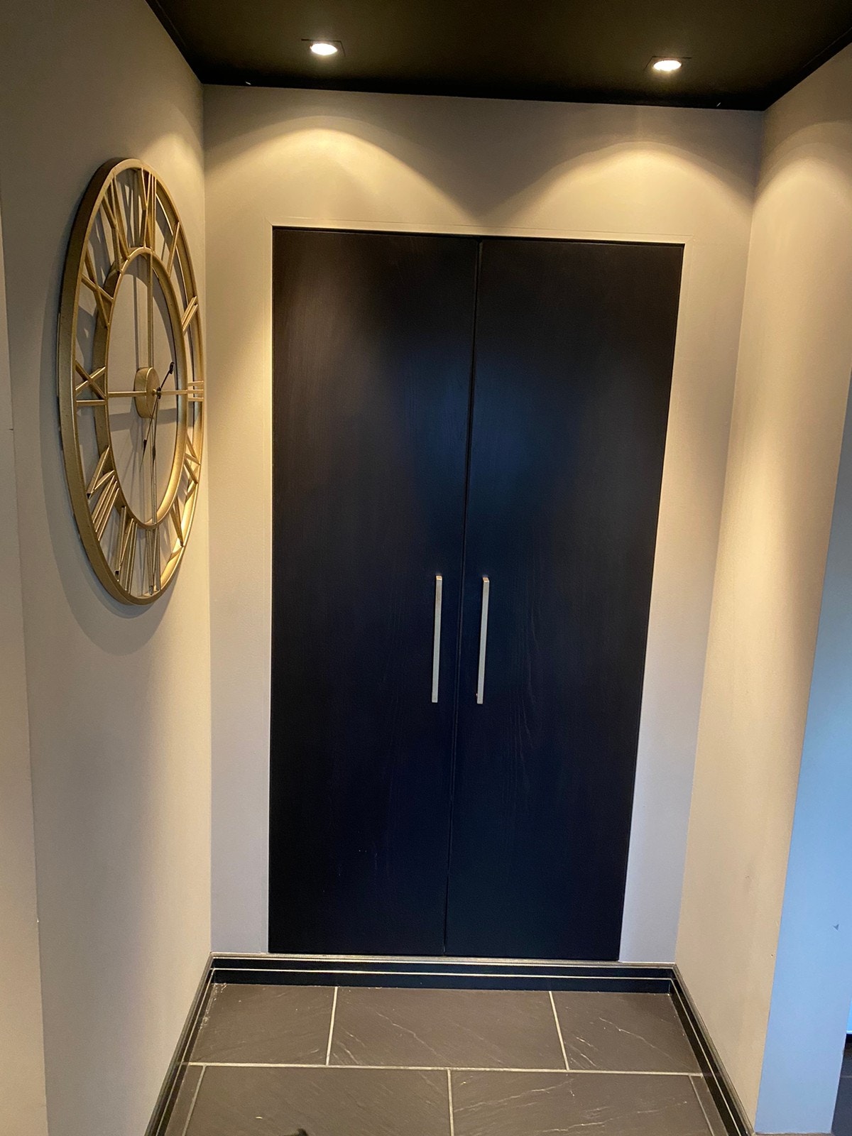 1.etg: entre m/dobbelt skap. Varmekabler Galleribilde