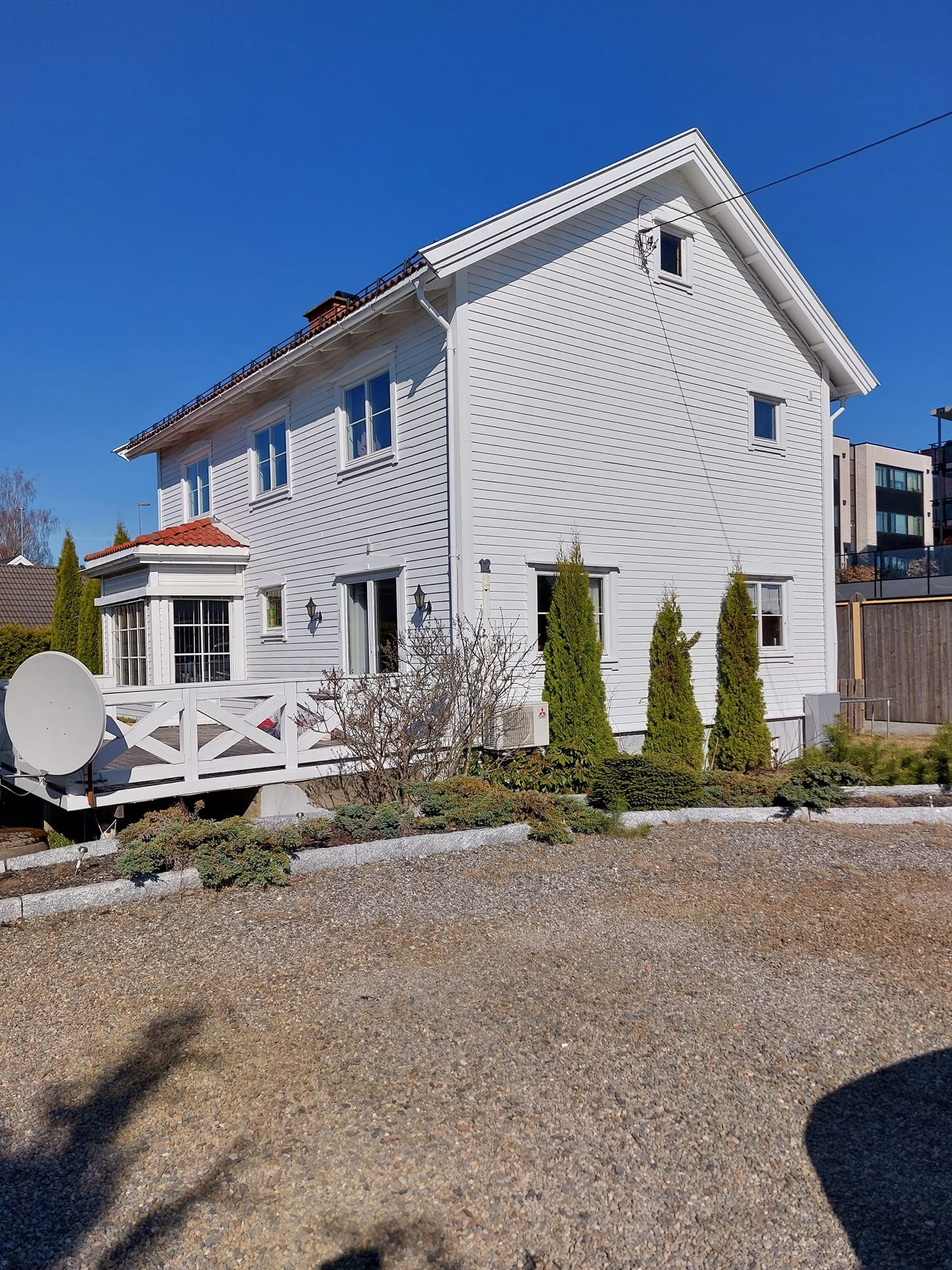 Huset fra gårdsplass Galleribilde