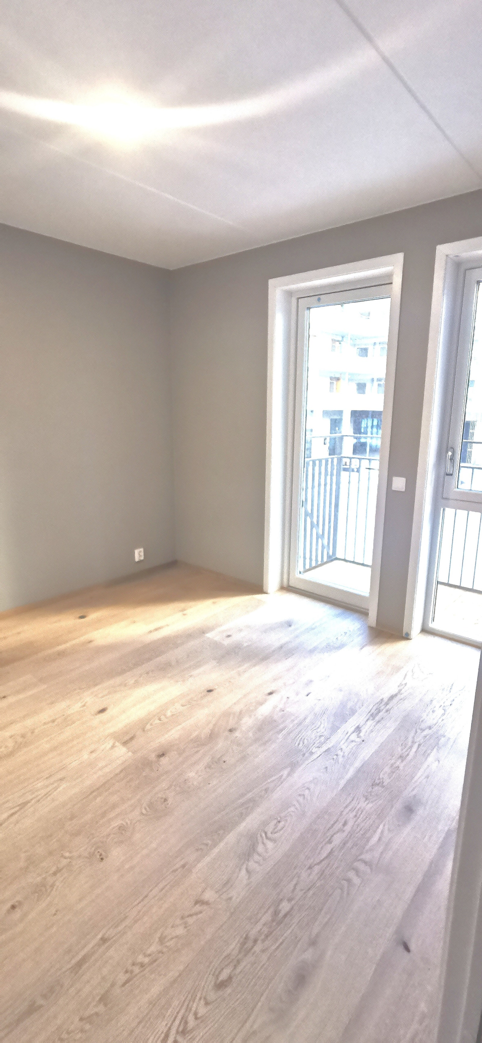 Bilde av det store soverommet rommet uten sengen. Galleribilde