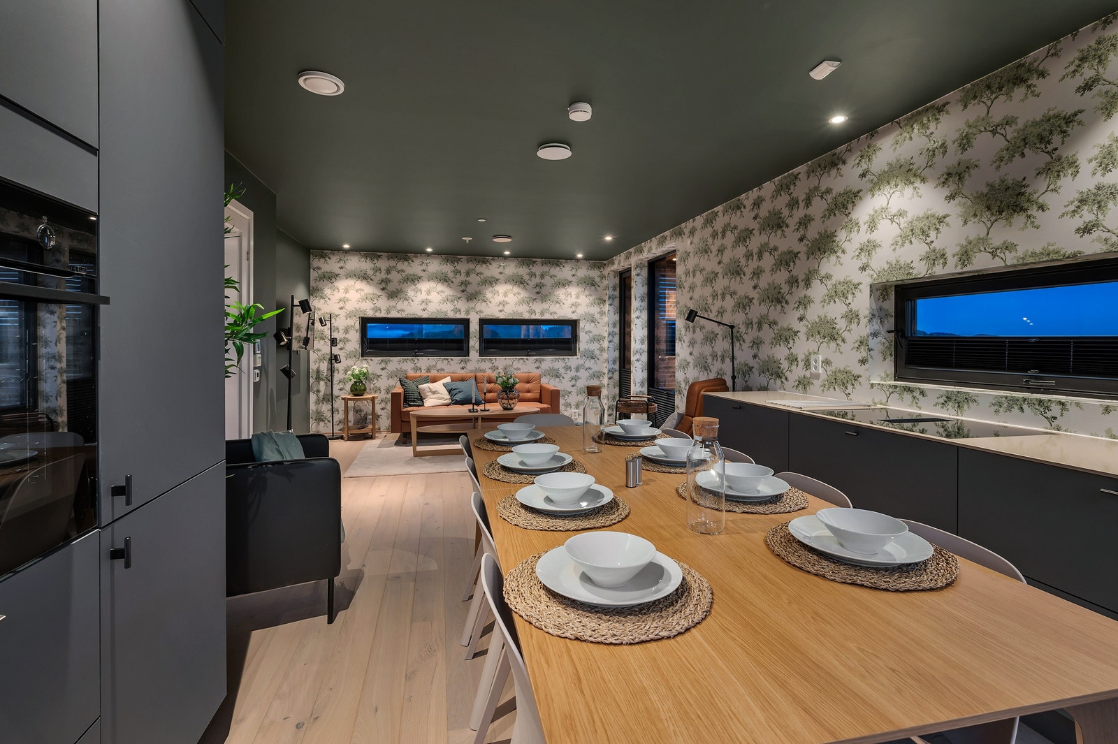 Her kan du dekke bord til dine gjester i fellesstua Galleribilde