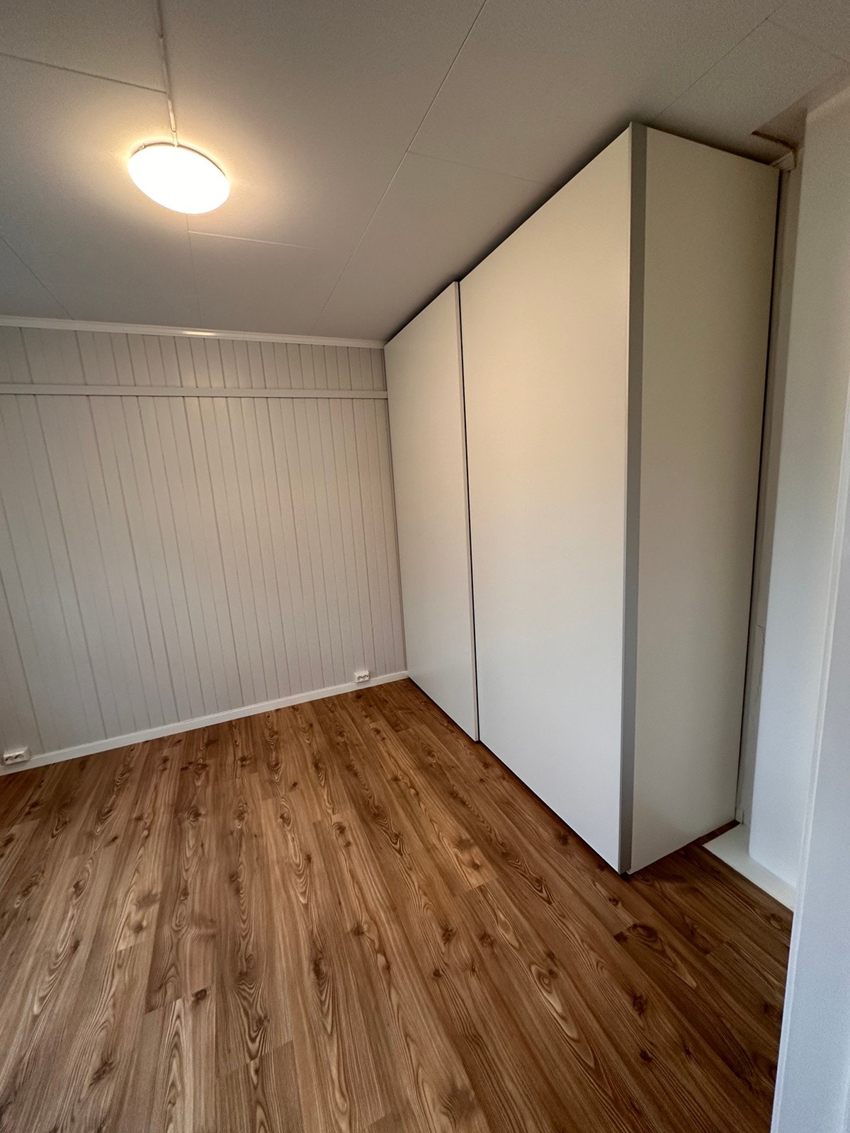 Sov 1 garderobe Galleribilde