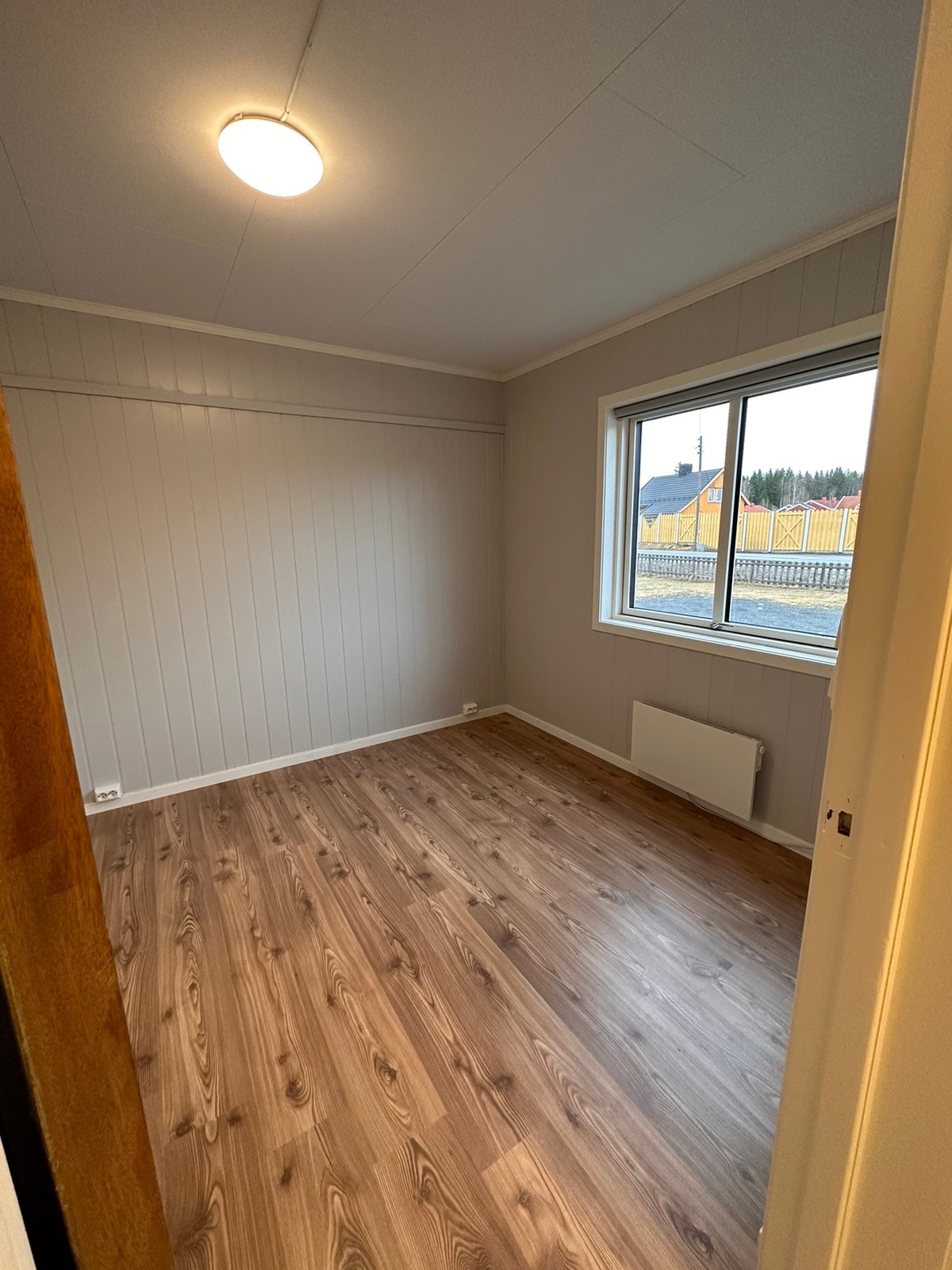 Sov 2 vindu mot øst Galleribilde