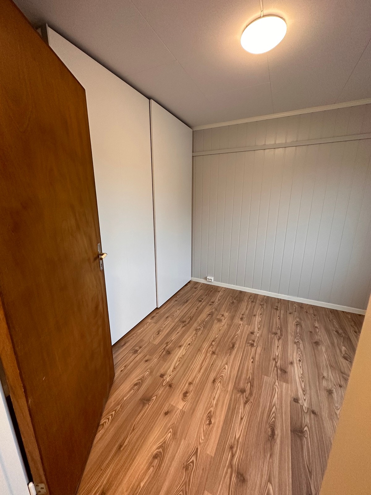 Sov 2 garderobe Galleribilde