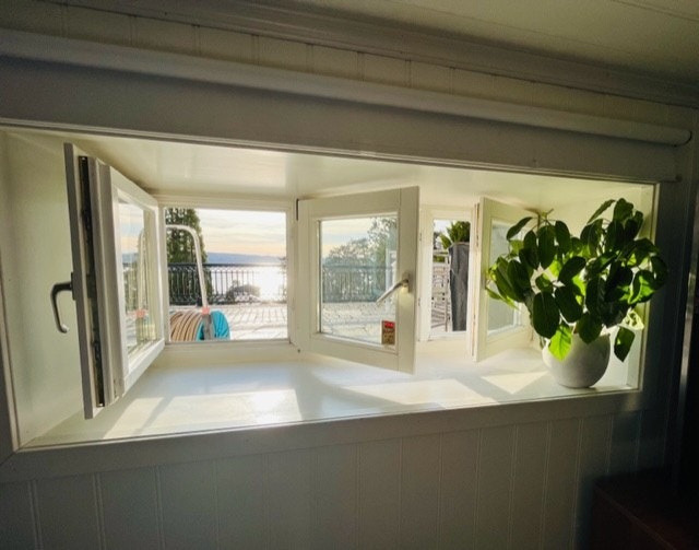 Utsikt mot Bunnefjorden, nydelige solforhold Galleribilde