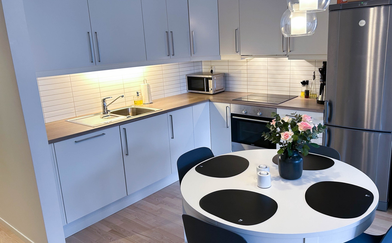 Åpent kjøkken fra stuen Galleribilde