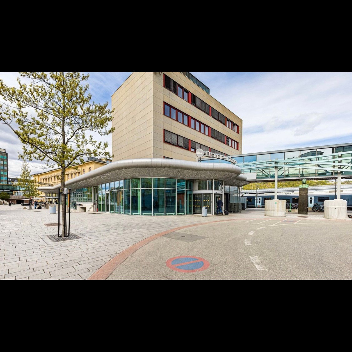 Kort gangavstand til Drammen togstasjon 5 min Galleribilde