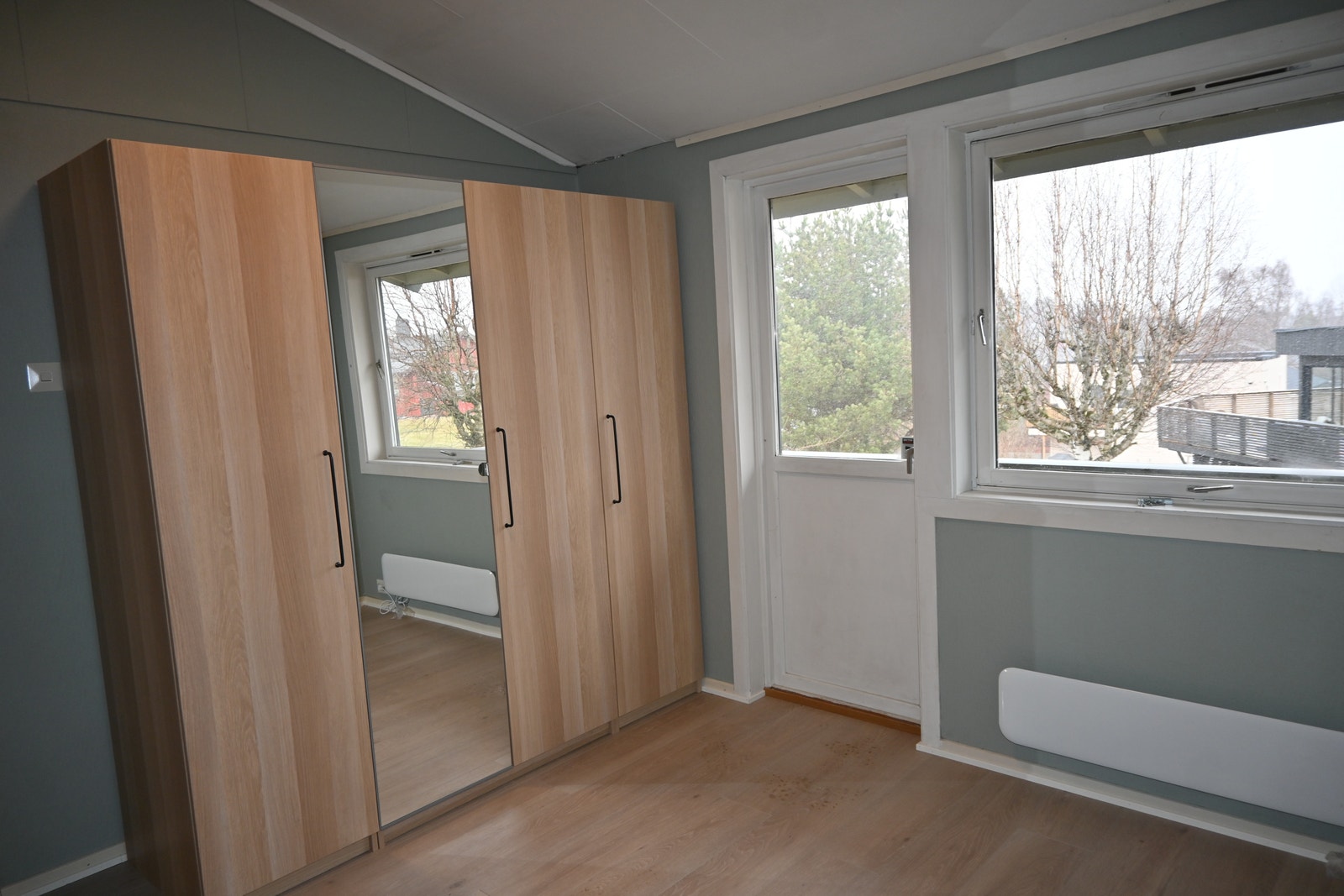 stort soverom renovert Galleribilde