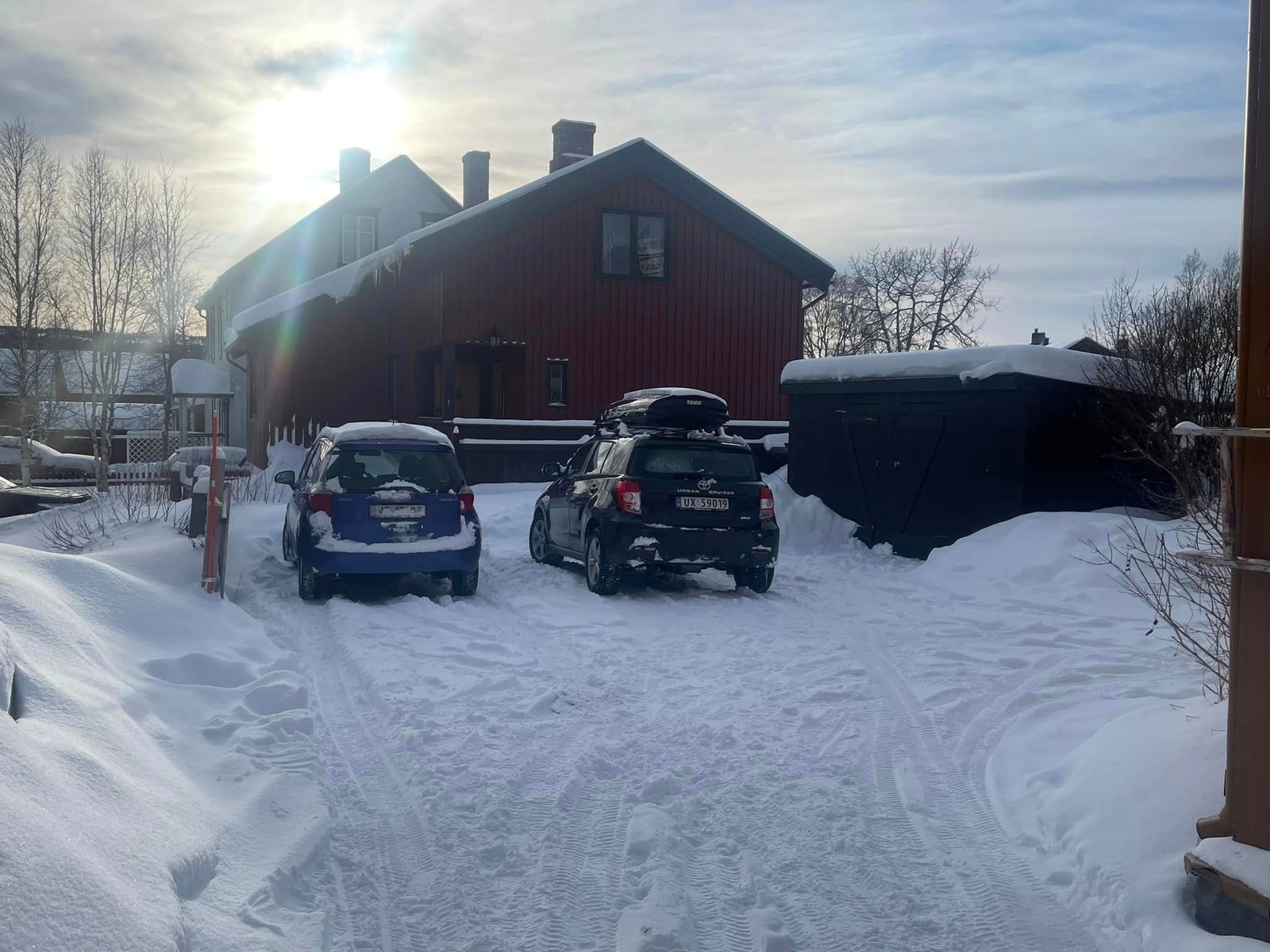 Parkeringsplass i bakgård Galleribilde