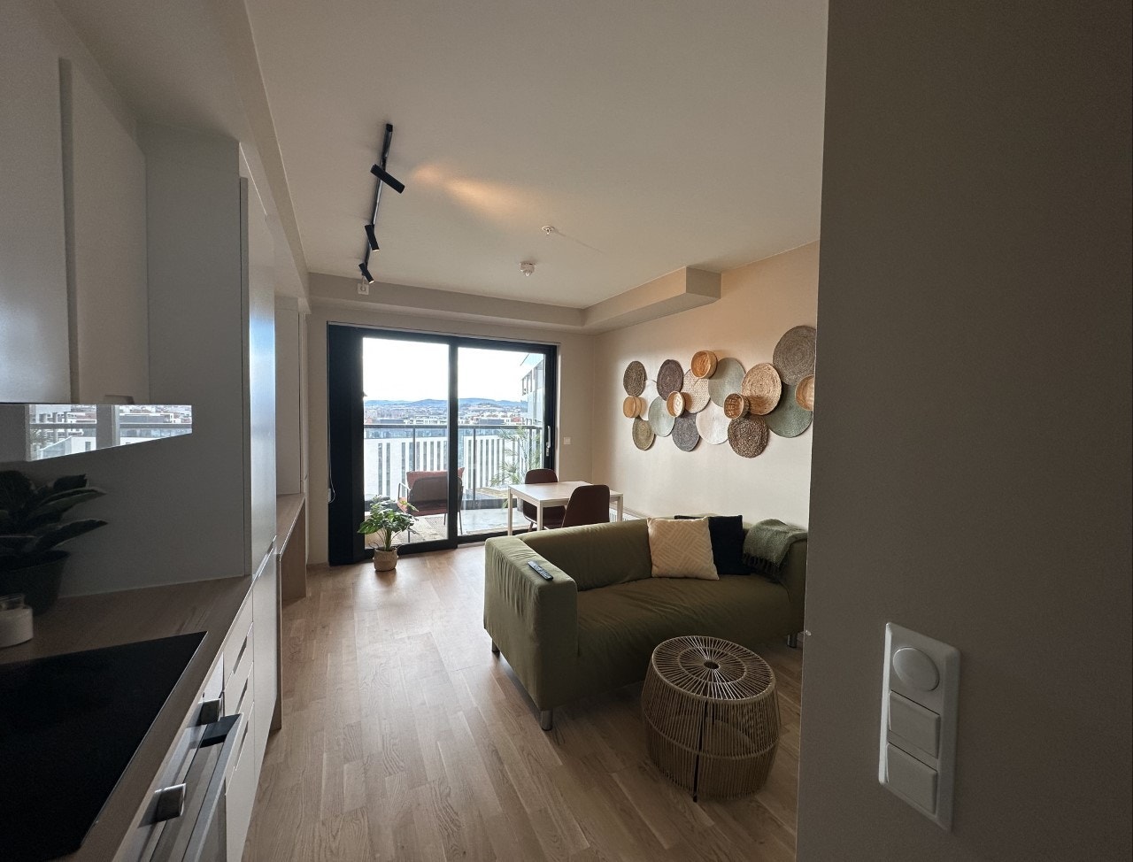 Ny taklampe ble installerte i stuen Sommer 2025. Galleribilde