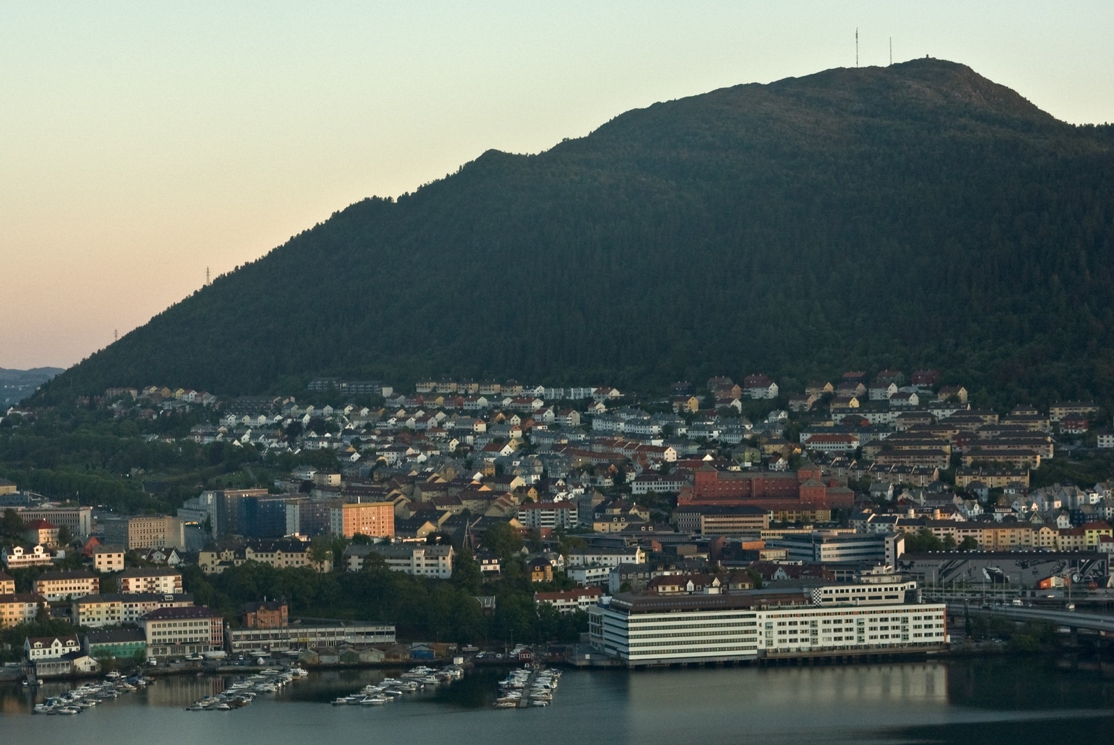 Utsikt mot Løvstakken Galleribilde