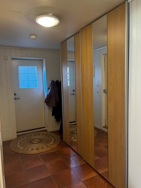 Inngang med stor garderobe for oppbevaring Galleribilde