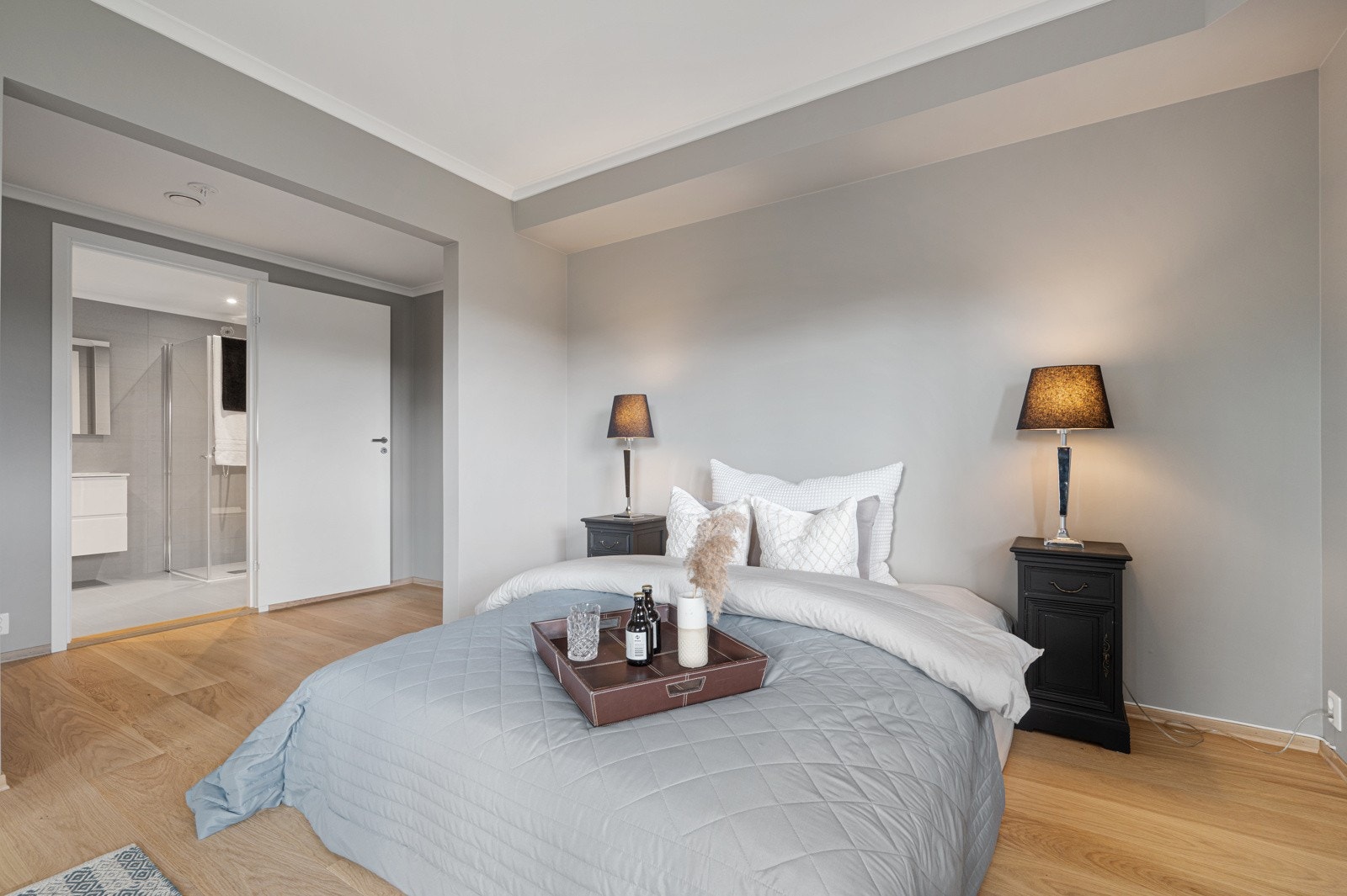 Hovedsoverommer har walk in-closet og ensuite-bad. Galleribilde