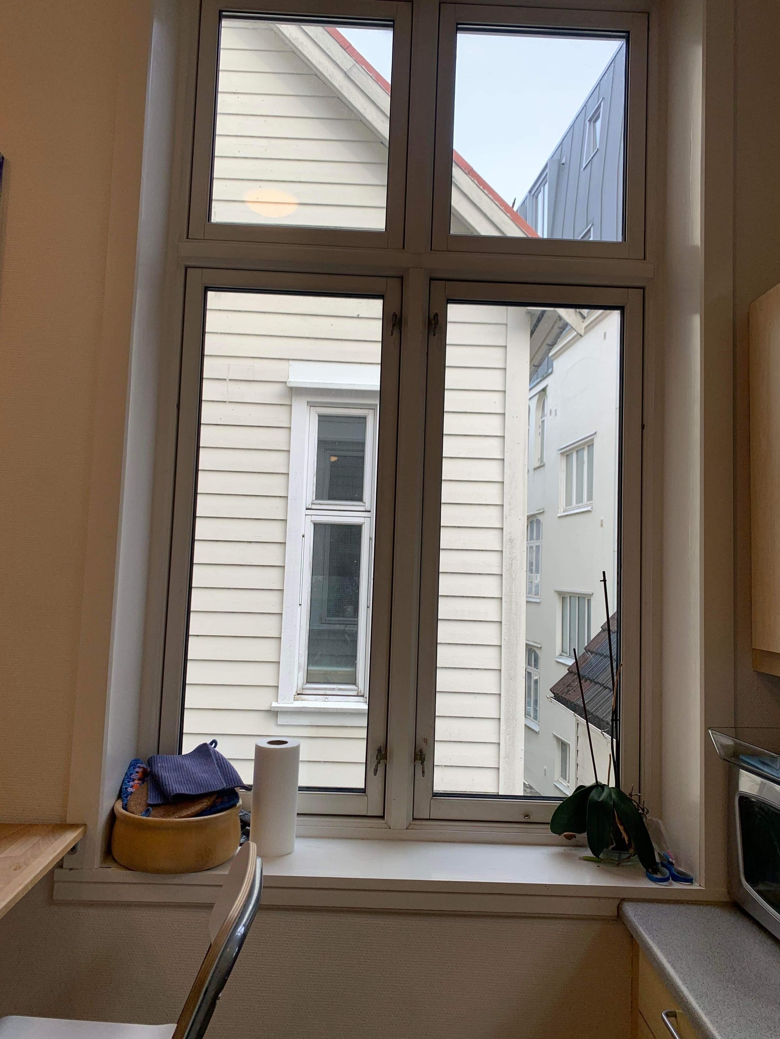Vindu på kjøkkenet Galleribilde