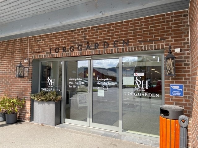 Inngang mot parkeringsplass Galleribilde