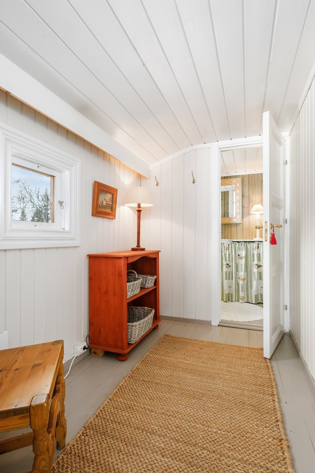 Velkommen inn! Gang med adkomst til wc rom og stue/kjøkken Galleribilde