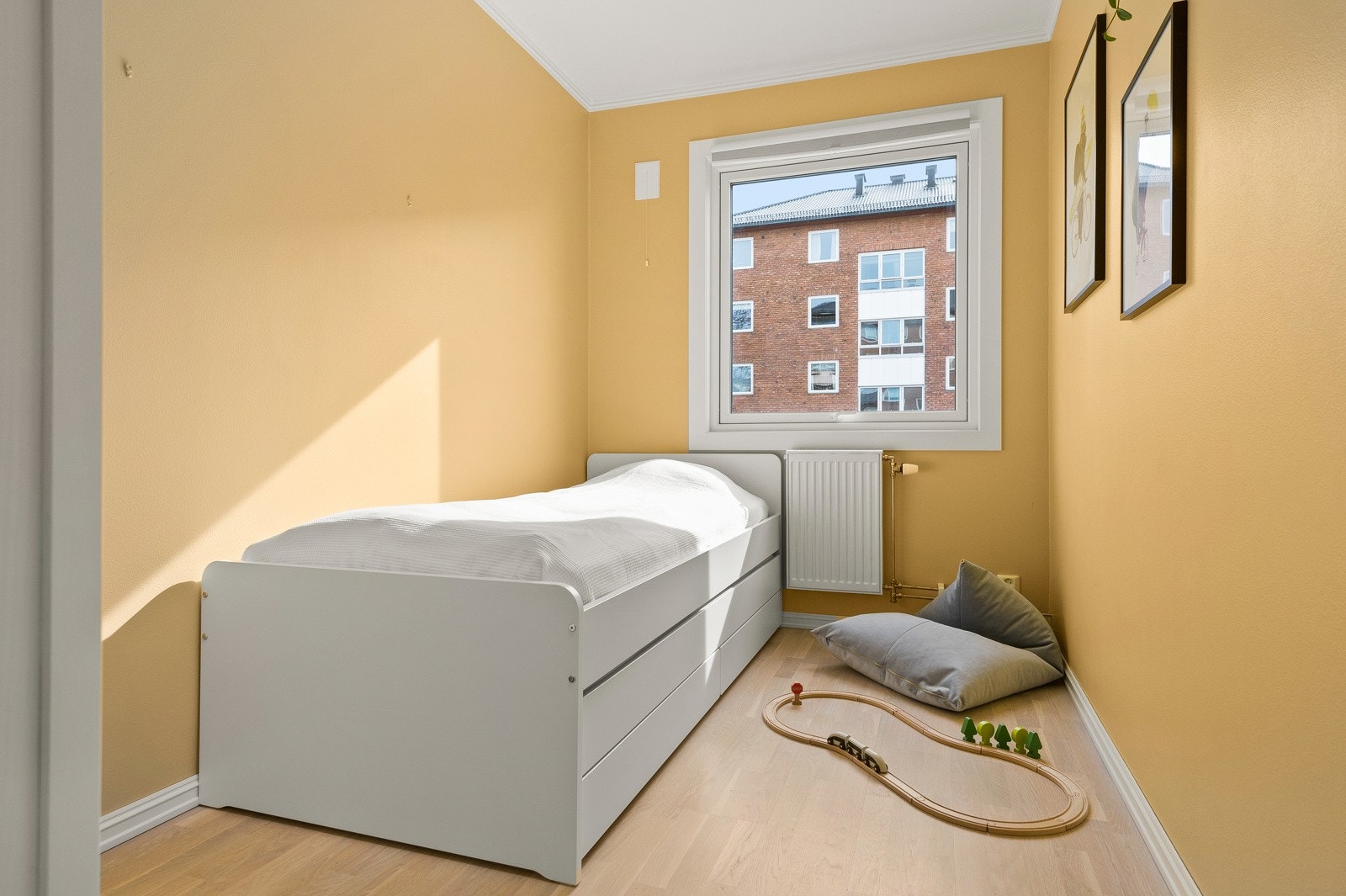 Soverom 3 med plass til seng og garderobe. Galleribilde