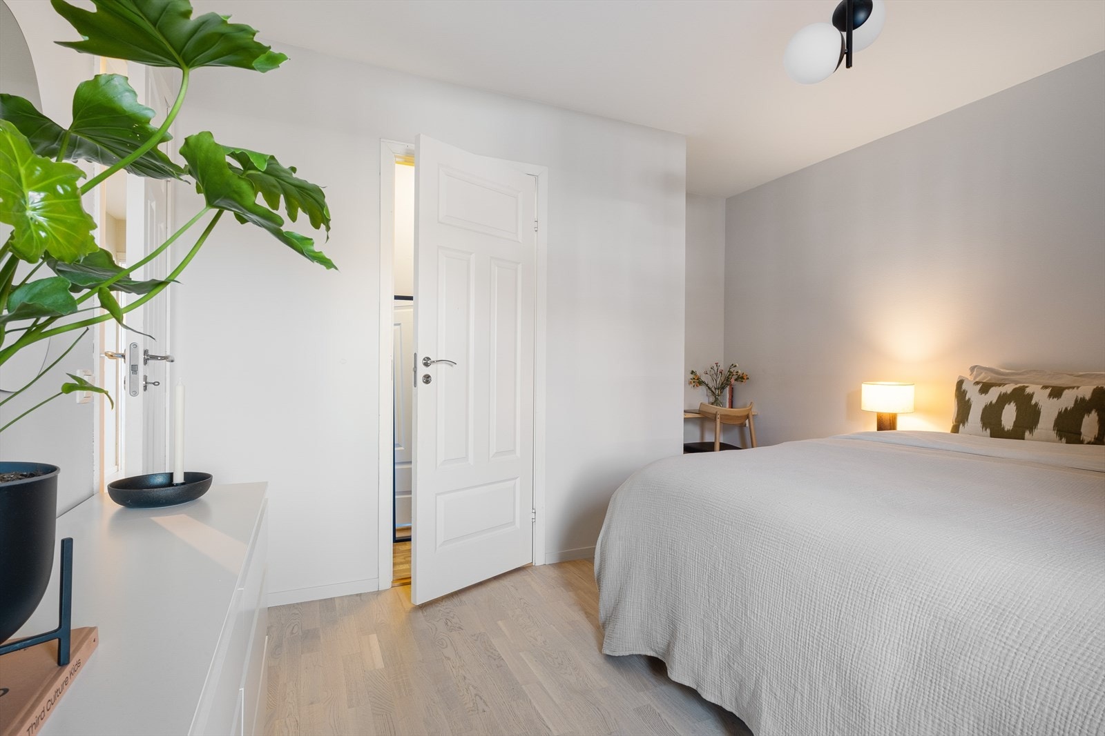 Fra soverom er det direkte tilknytning til innvendig bod Galleribilde