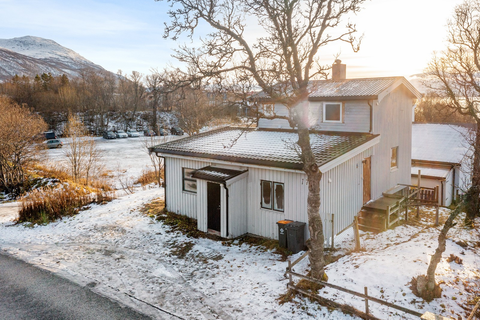 Velkommen til Strandvegen 170 - Presentert av SNE Eiendomsmegling ved eiendomsmegler Ivar Nerdal!