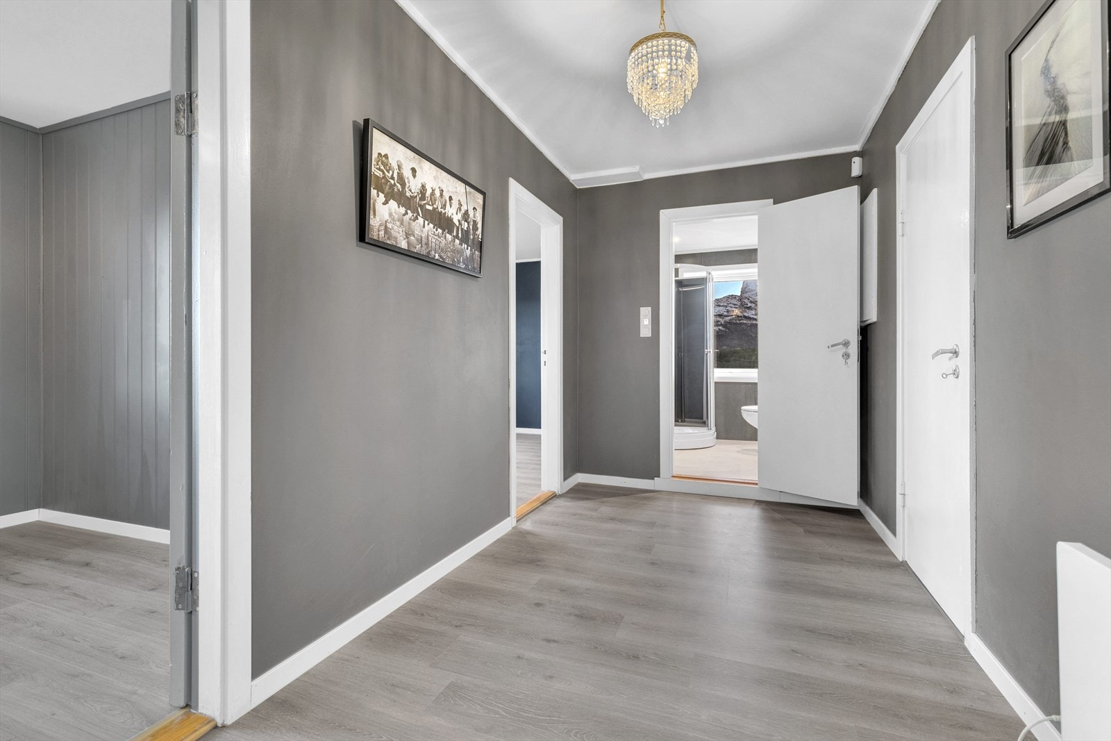 Underetasje - Gang Galleribilde