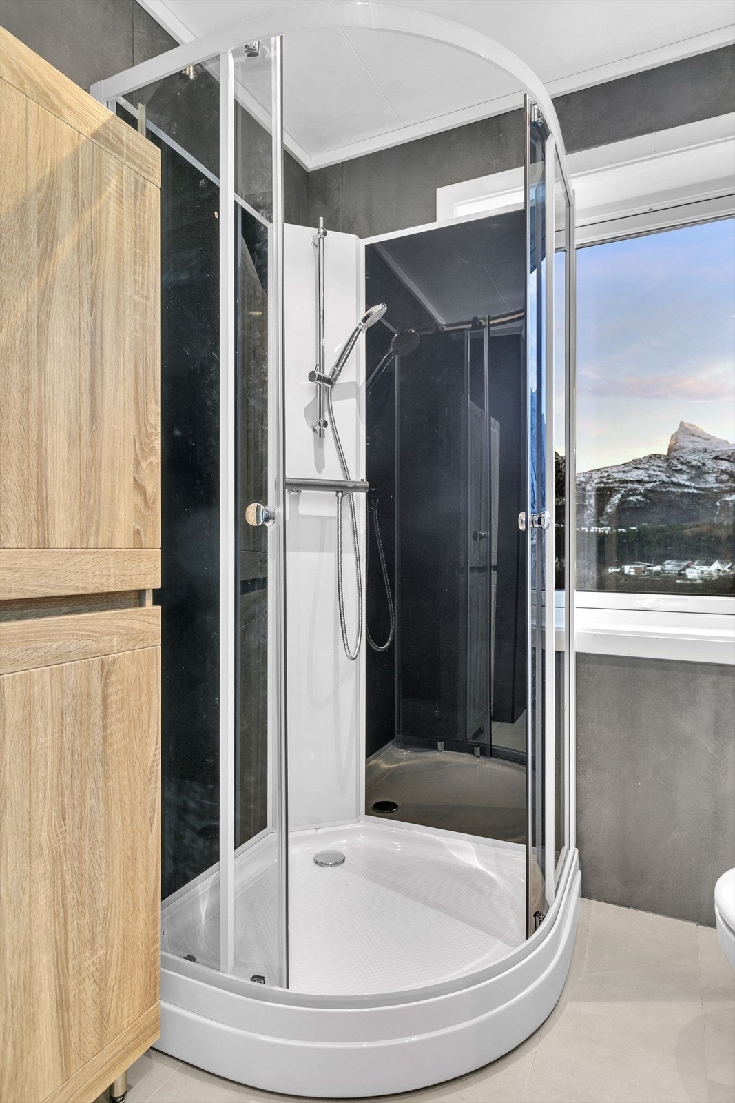 Underetasje - Bad Galleribilde