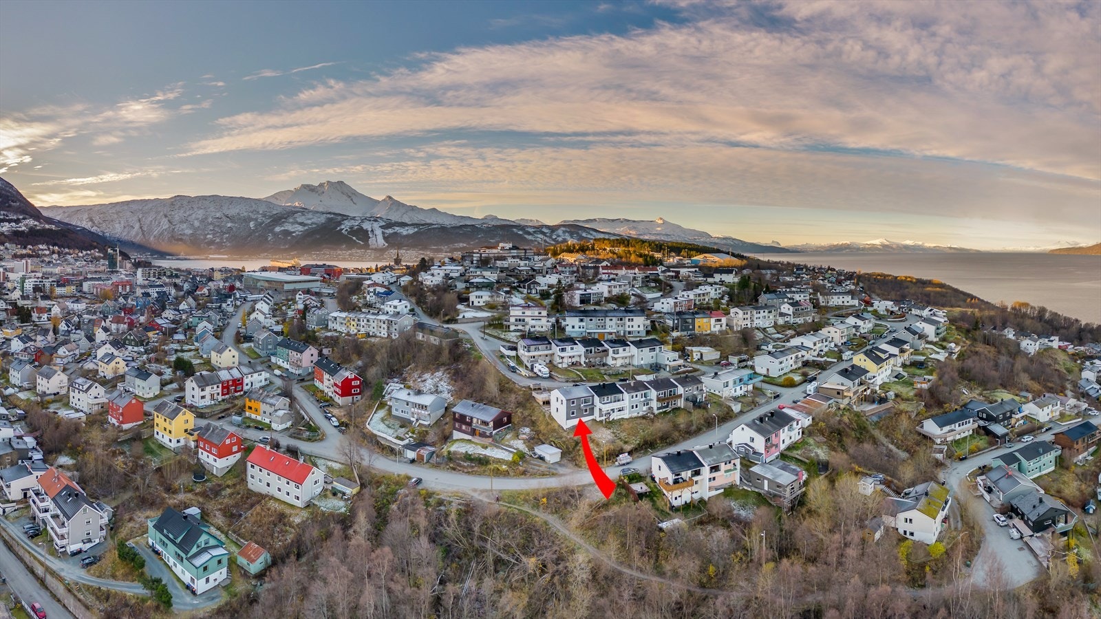 Sentrumsnær beliggenhet på Storåsen Galleribilde