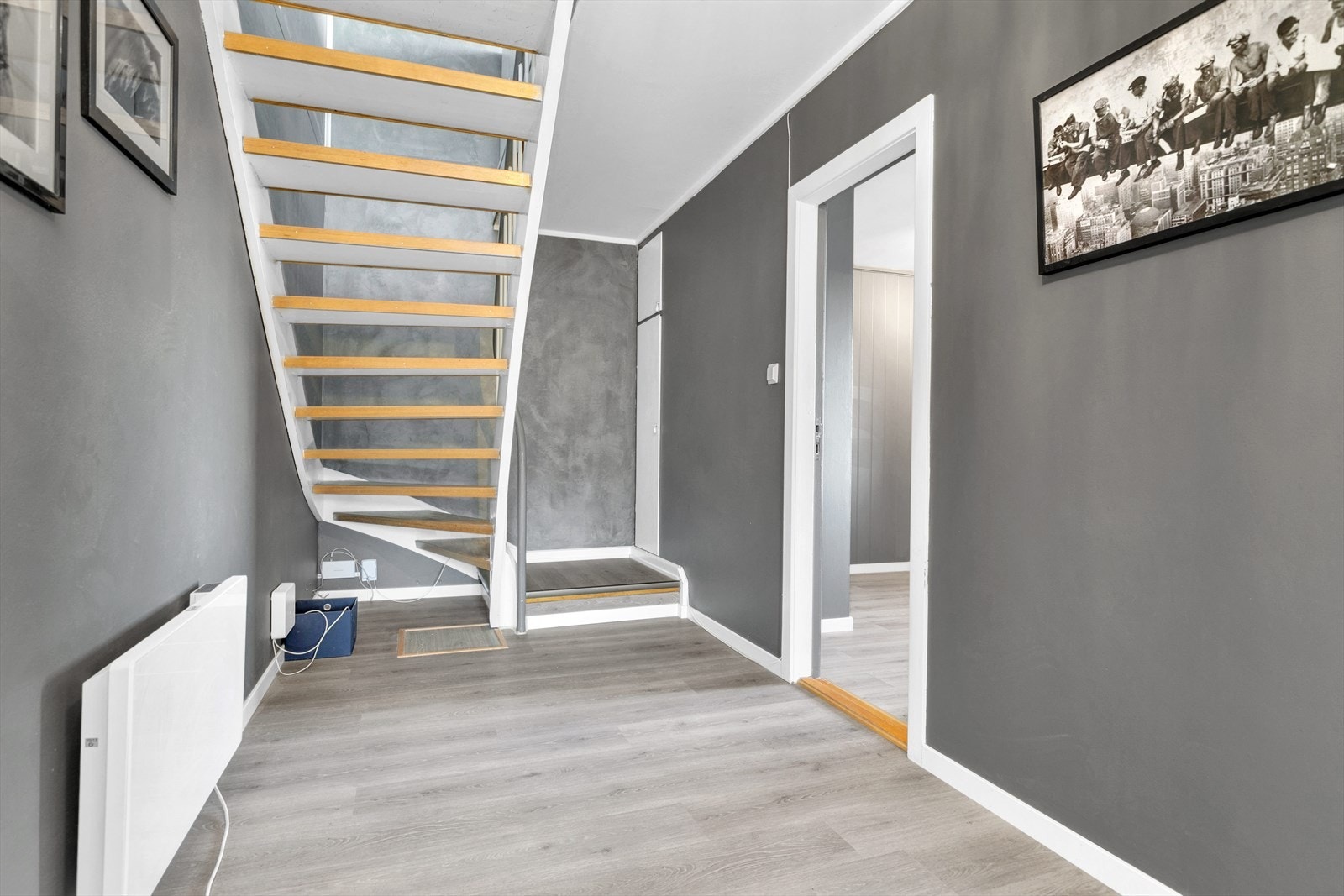 Underetasje - Gang Galleribilde