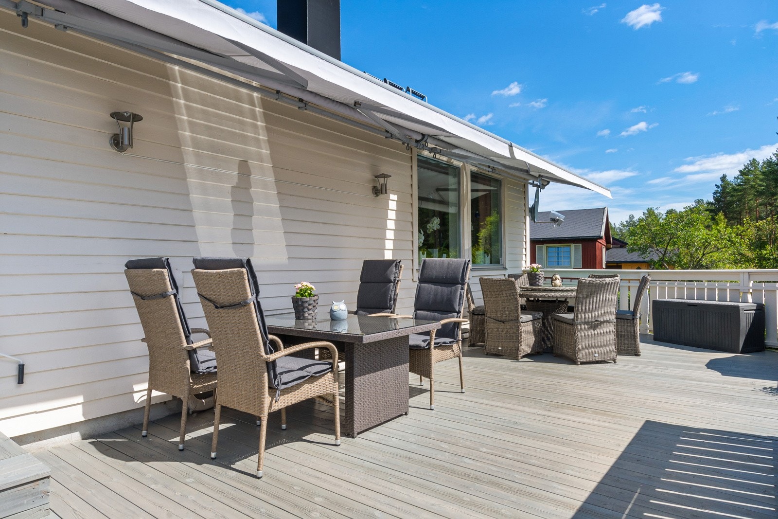 Terrassen fikk nytt gulv i 2018. Galleribilde